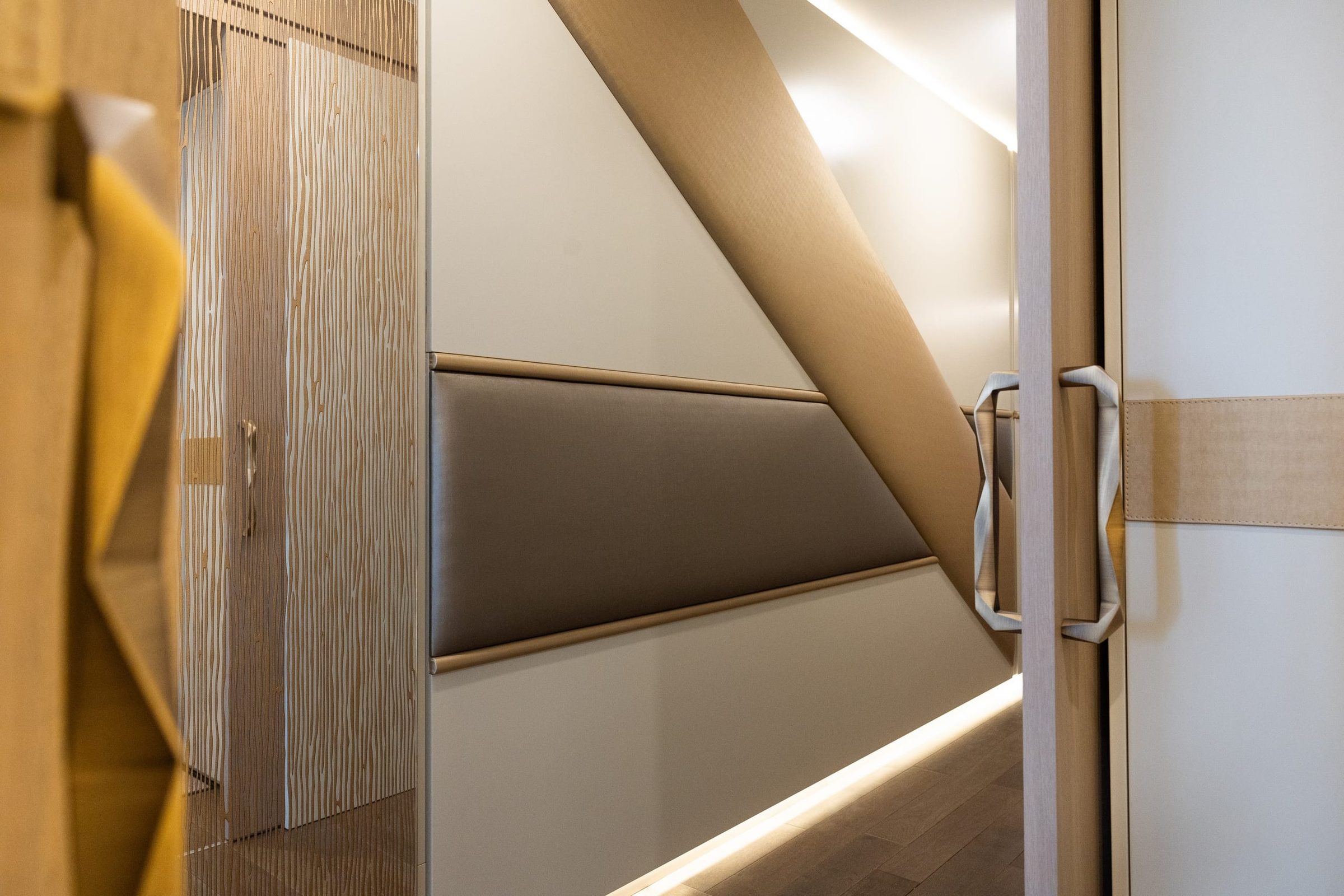 Hergé — dressing, rénovation d'appartement par Créa'Home