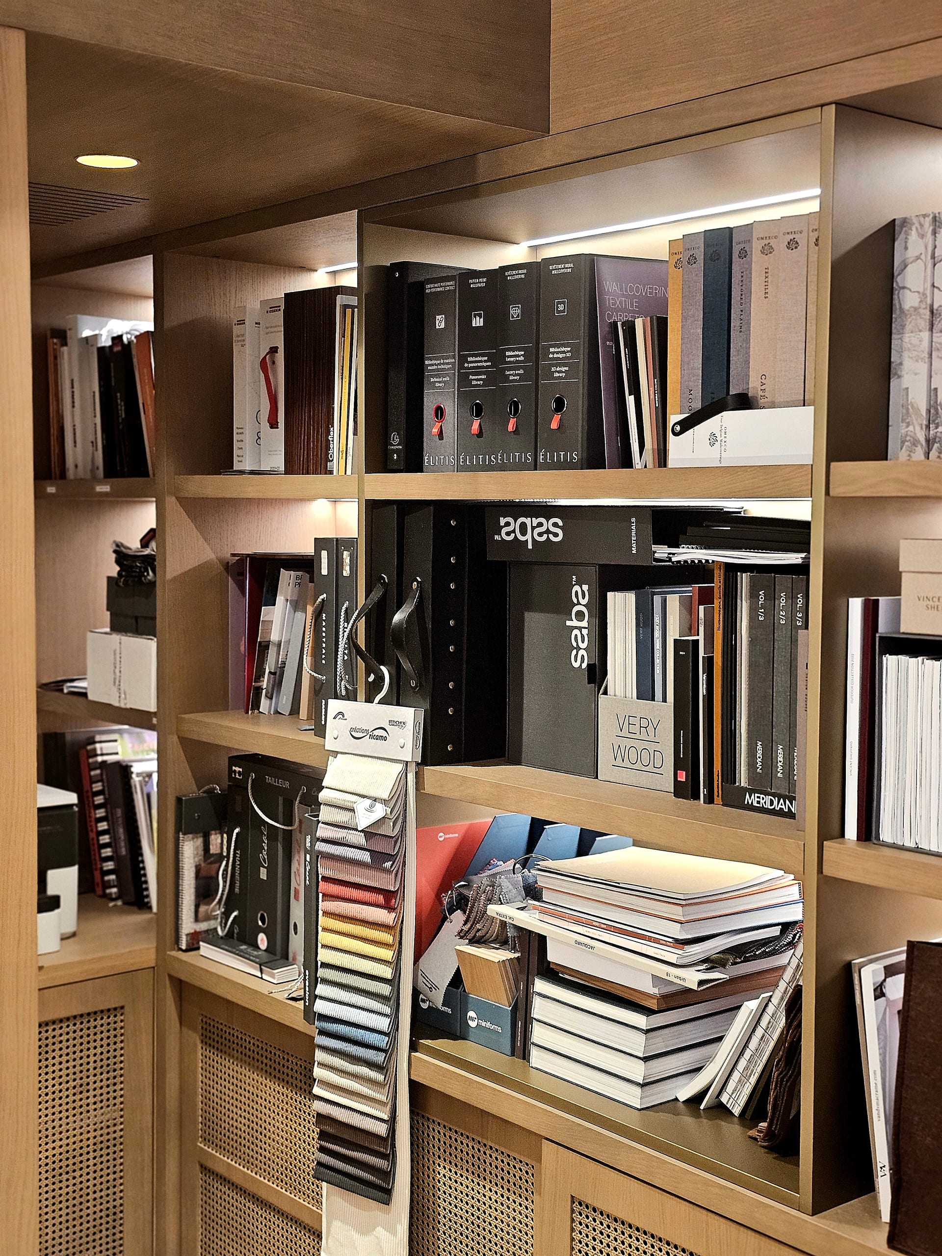 Créa'Home La Baule, La Baule — matériauthèque, showroom par Créa'Home