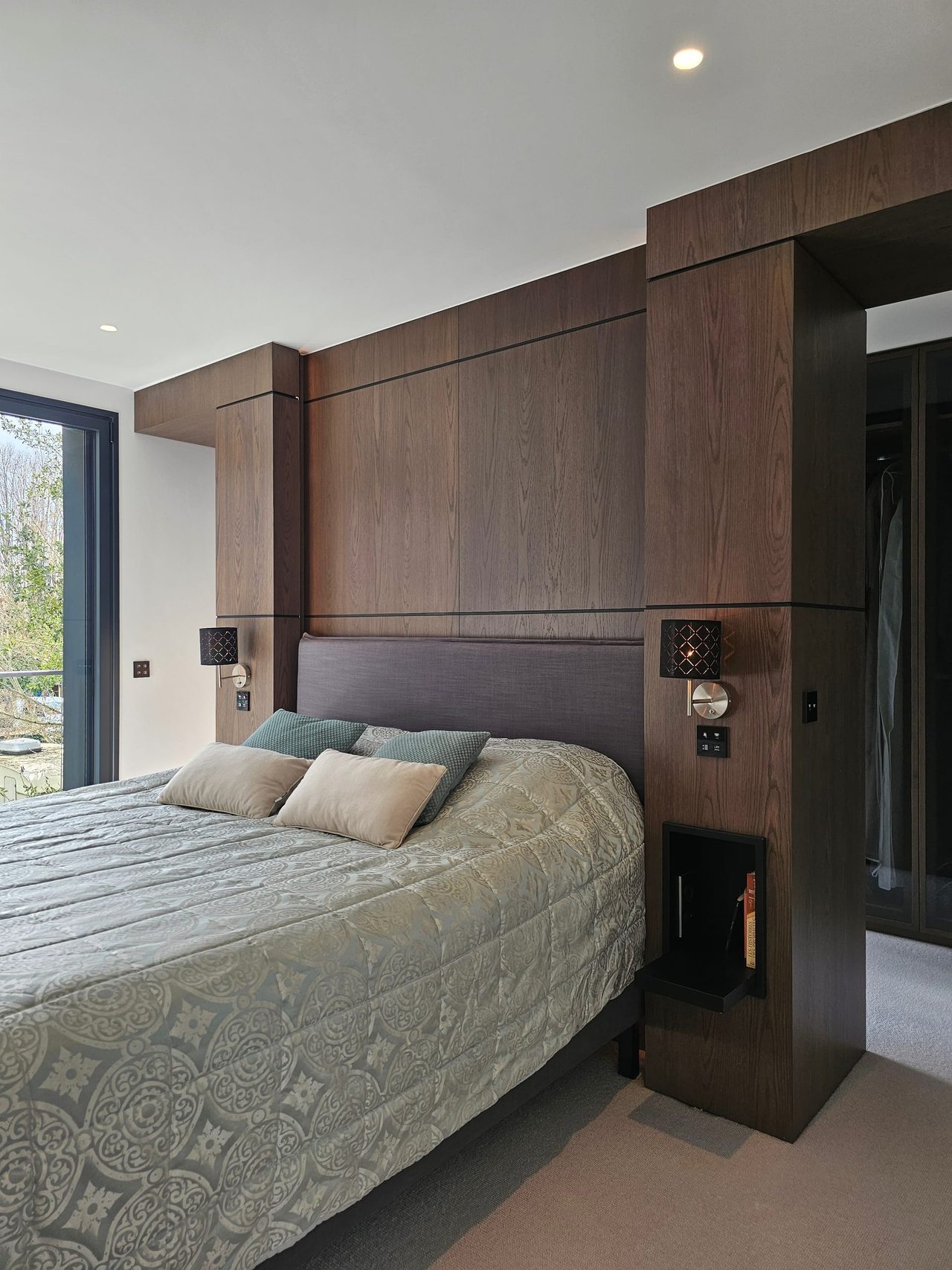 Villa Casanova, Cannes — chambre, rénovation de villa par Créa'Home