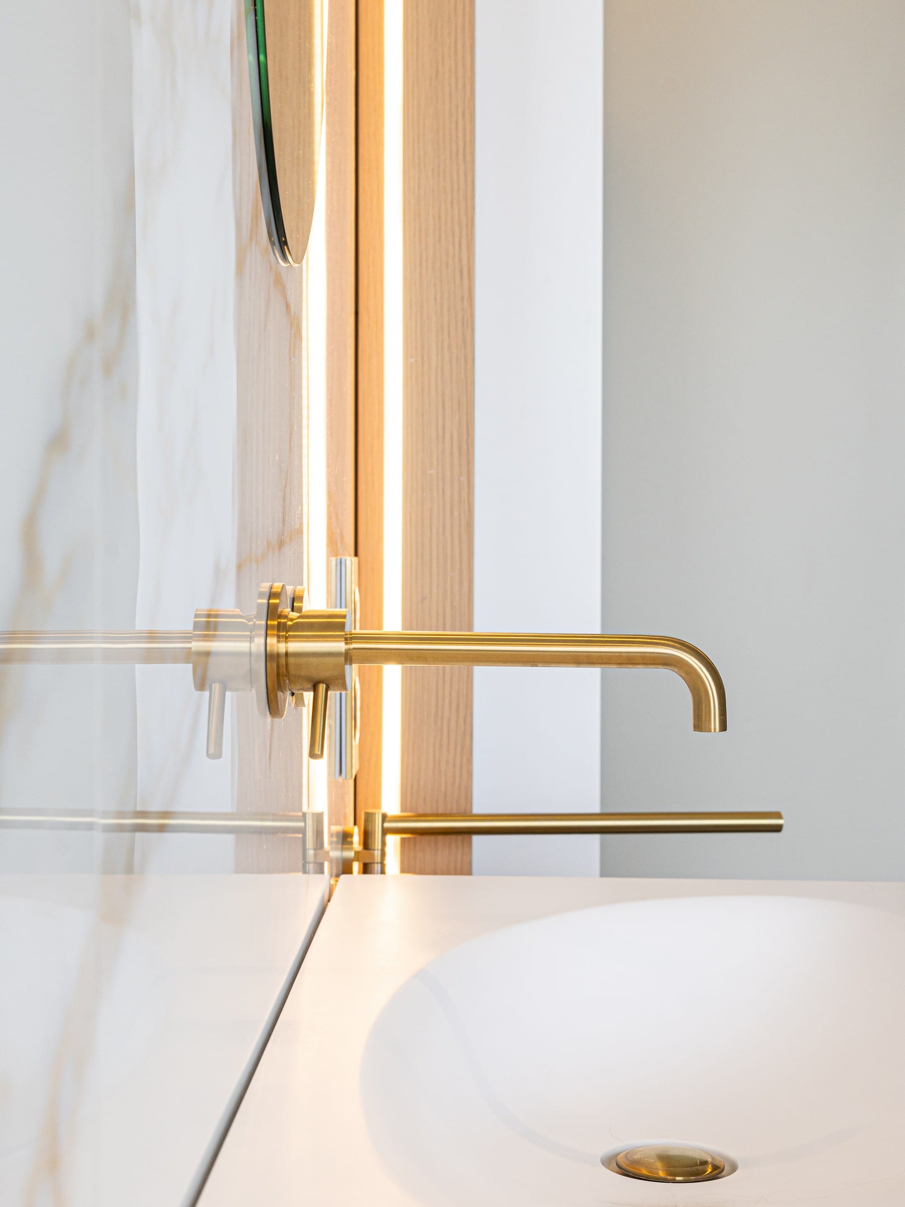 Hergé — salle de bain, rénovation d'appartement par Créa'Home