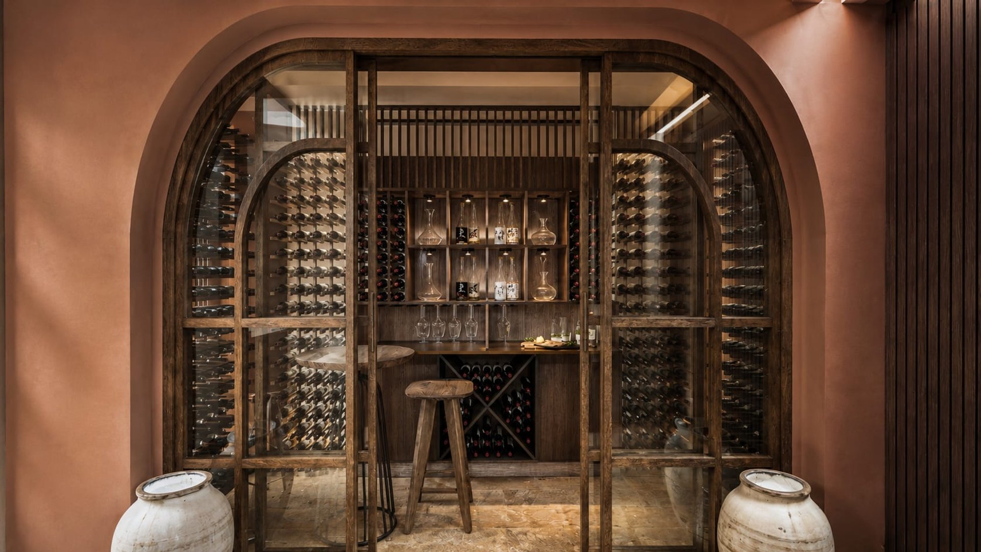Clos Pecheret — cave à vin, rénovation de villa par Créa'Home