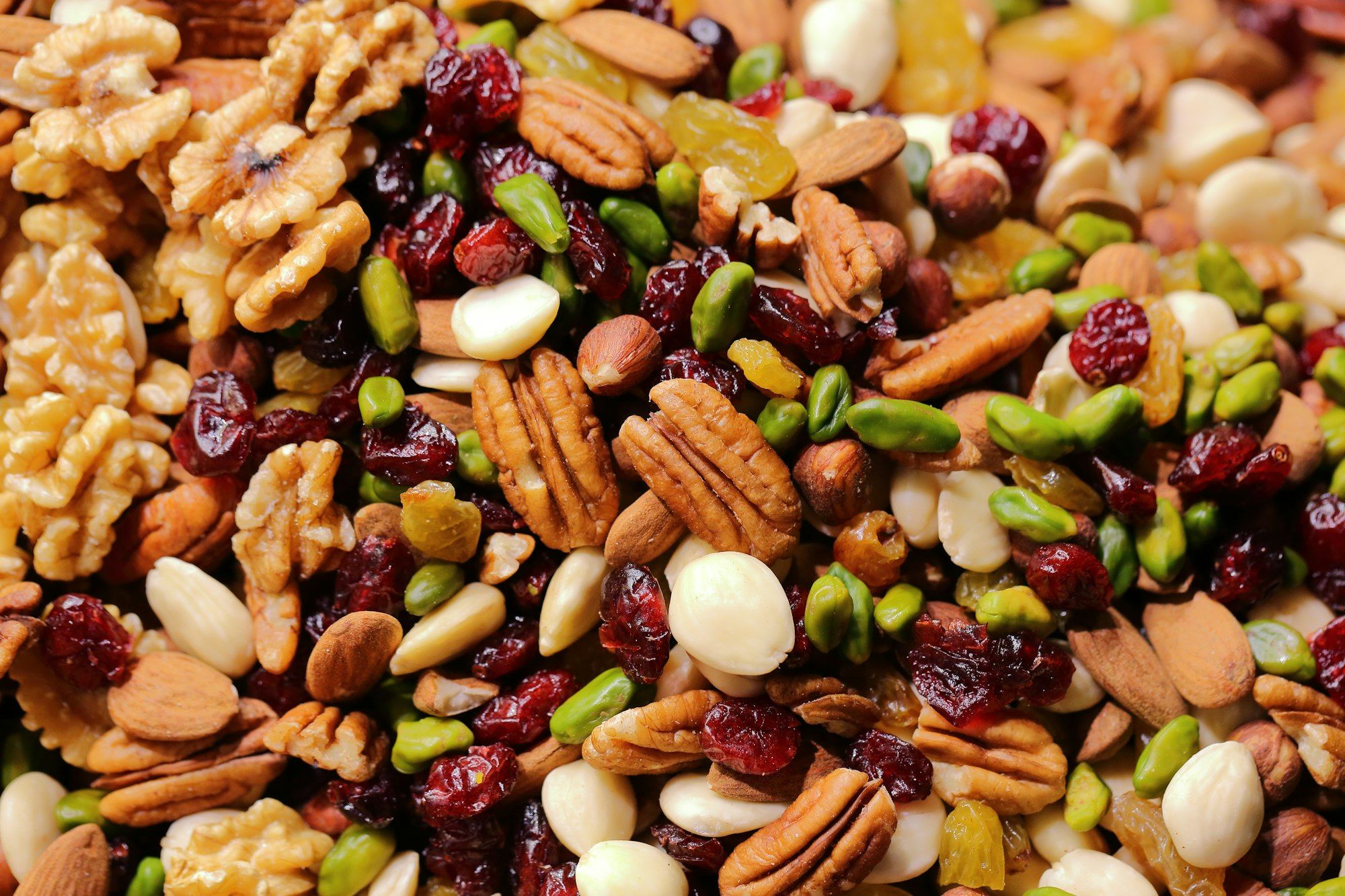 Frutta a guscio mista: noci, noci pecan, pistacchi e mandorle