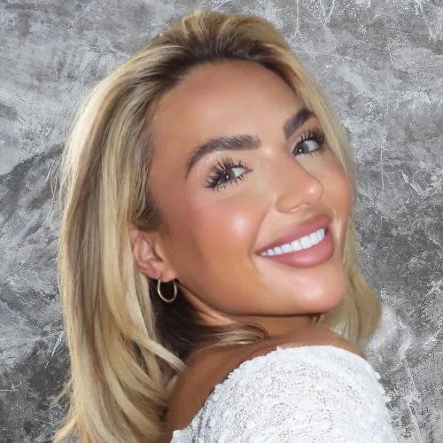 Adrienne Naylor