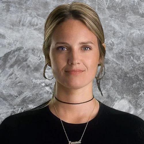 Laurel Stucky