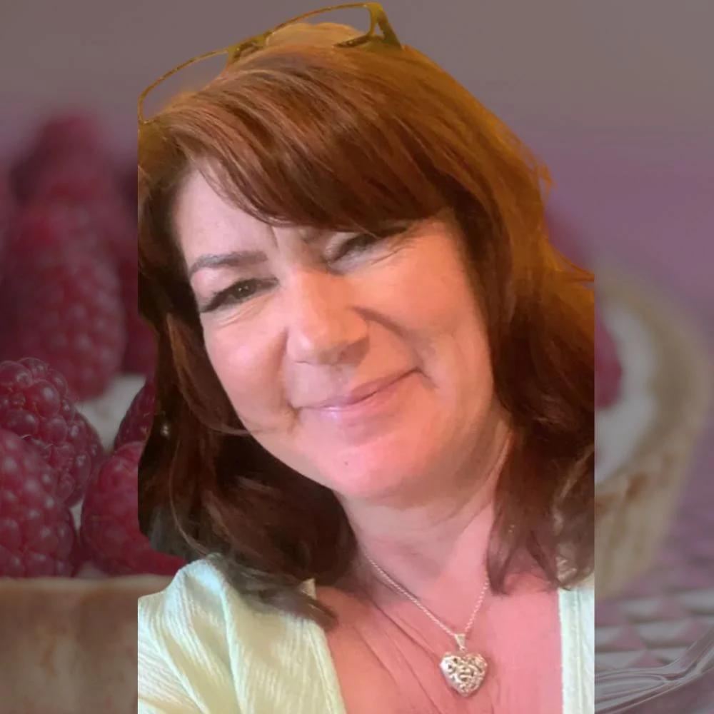 Lesley Holloway