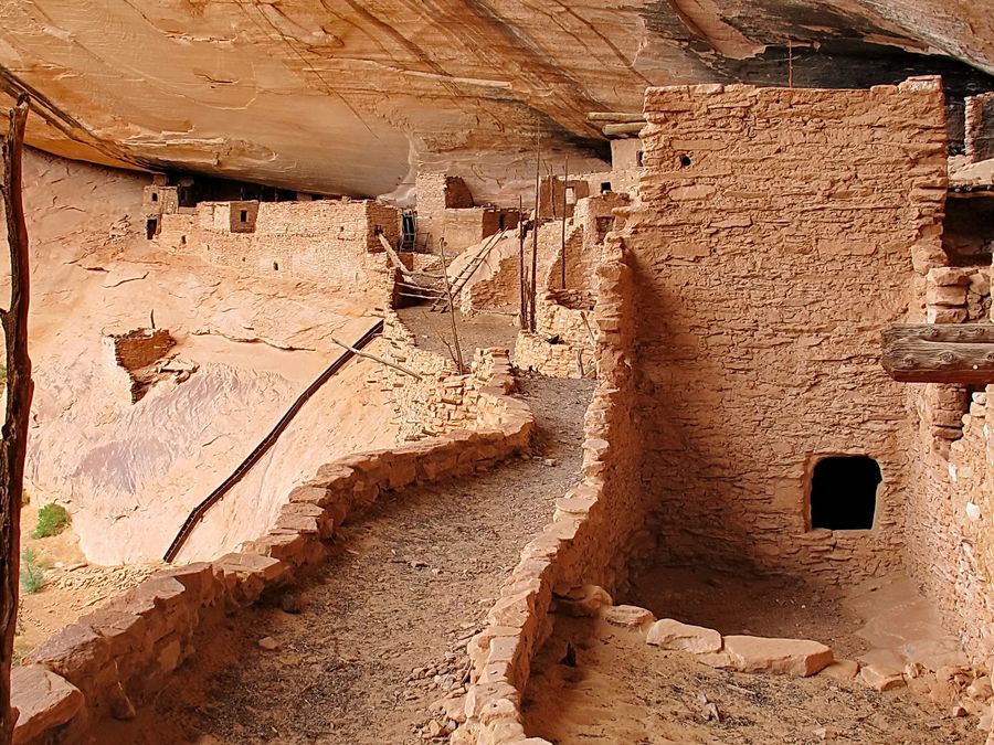 The Keet Seel cliff dwelling at Navajo National Monument.