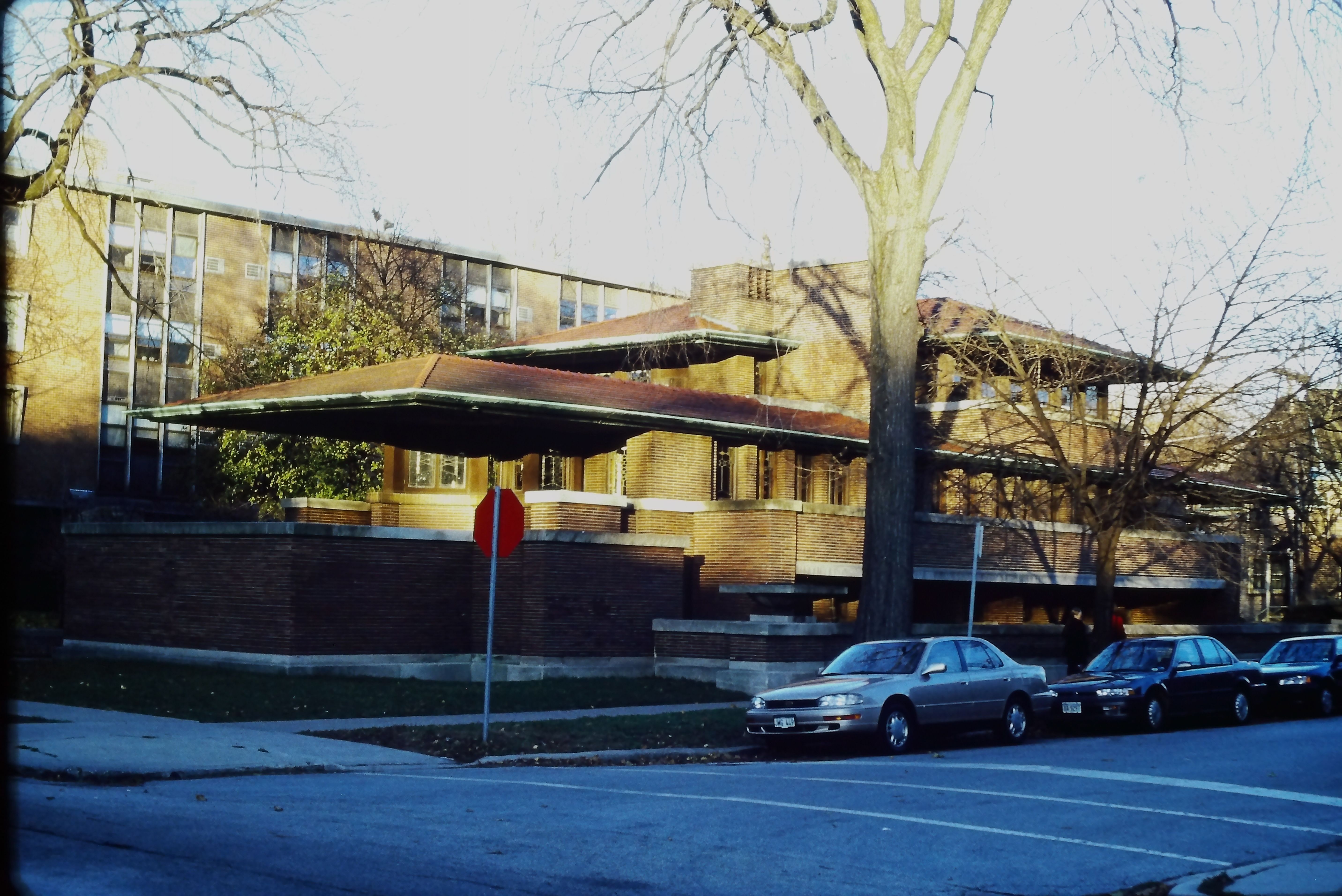 The long, low Prairie School profile of Robie House in Chicago.