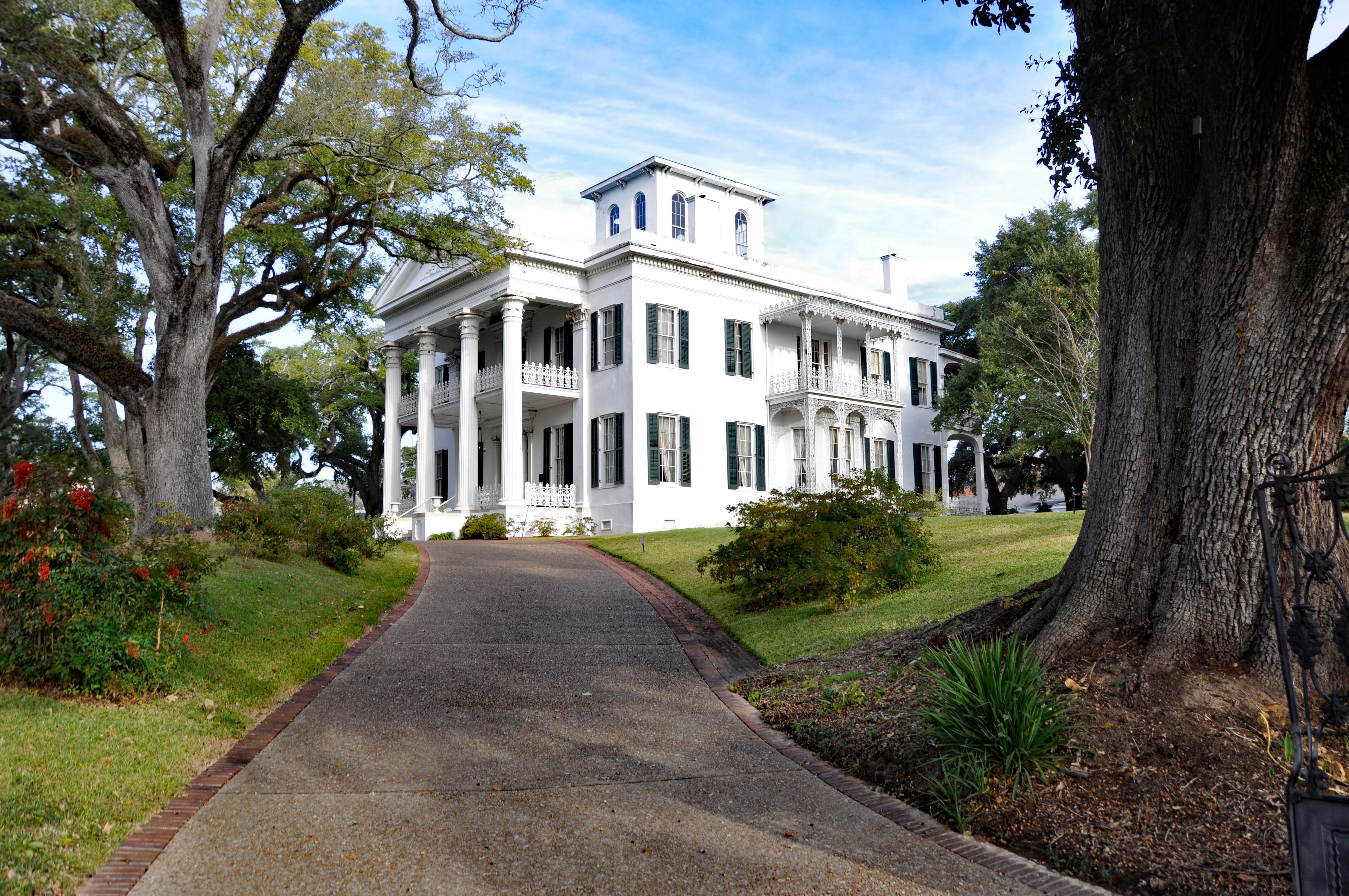 Stanton Hall, one of Natchez's grand antebellum mansions.