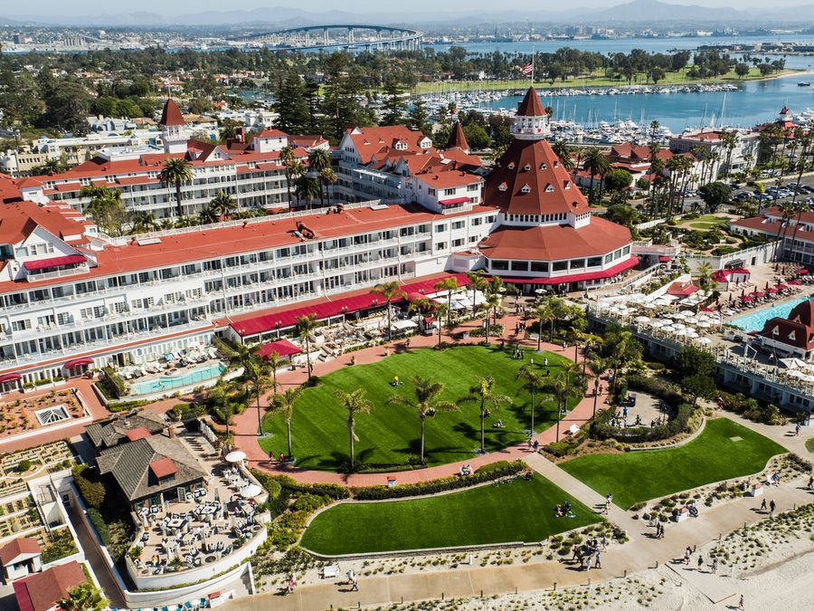 An aerial view of the Hotel del Coronado and its grounds.