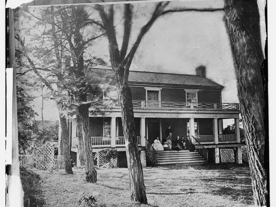 An 1865 photograph of the McLean House at Appomattox.
