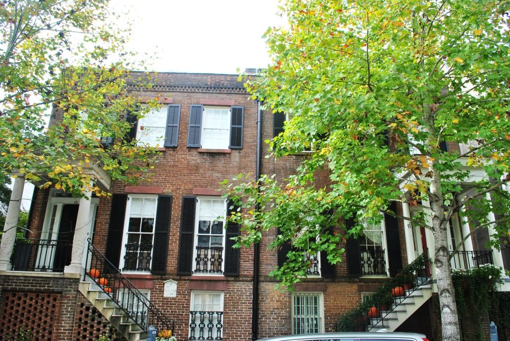 Historic architecture in the Savannah Historic District.