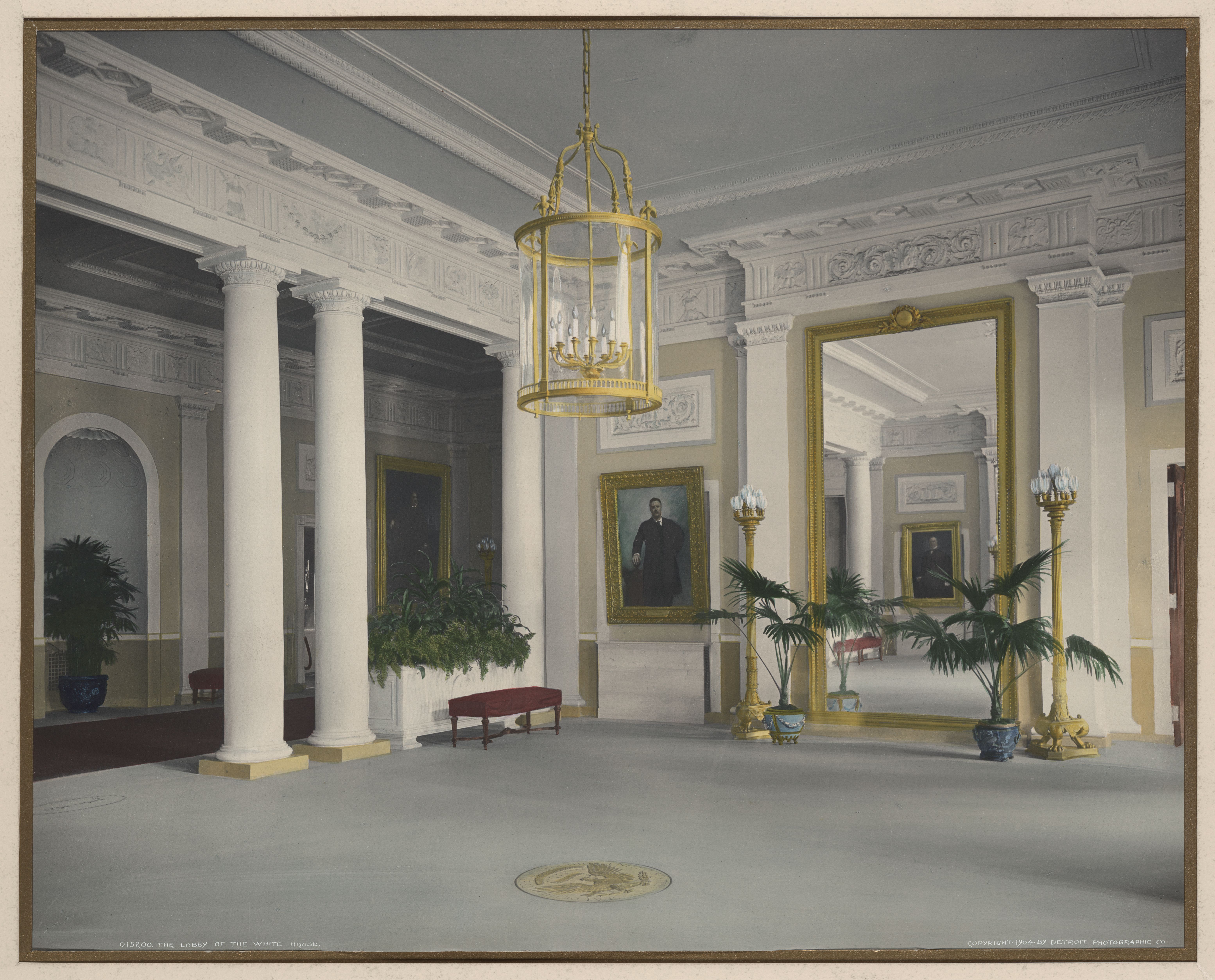 The lobby of the White House, Detroit Photographic Company.