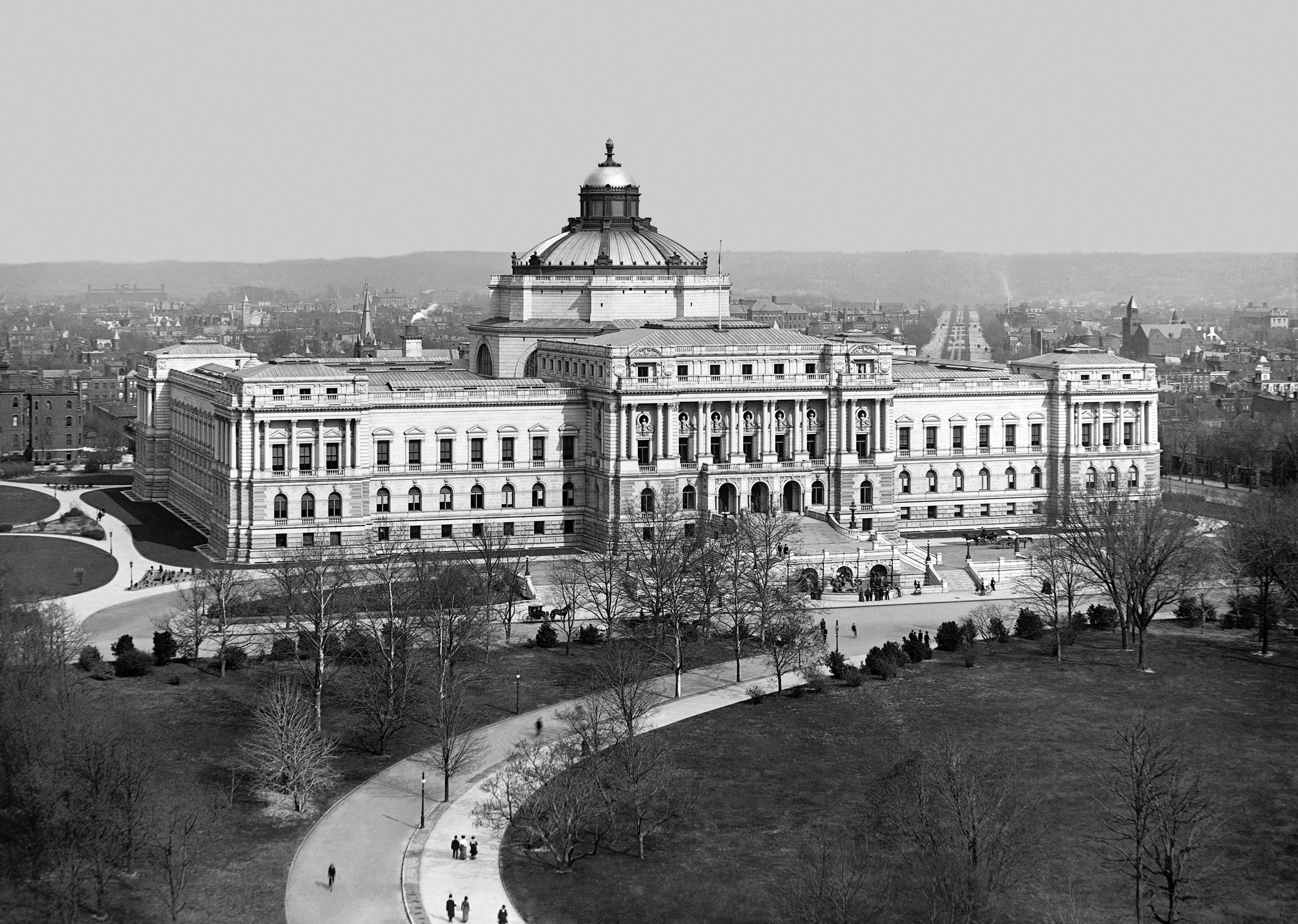 The Thomas Jefferson Building of the Library of Congress, photographed around 1902.