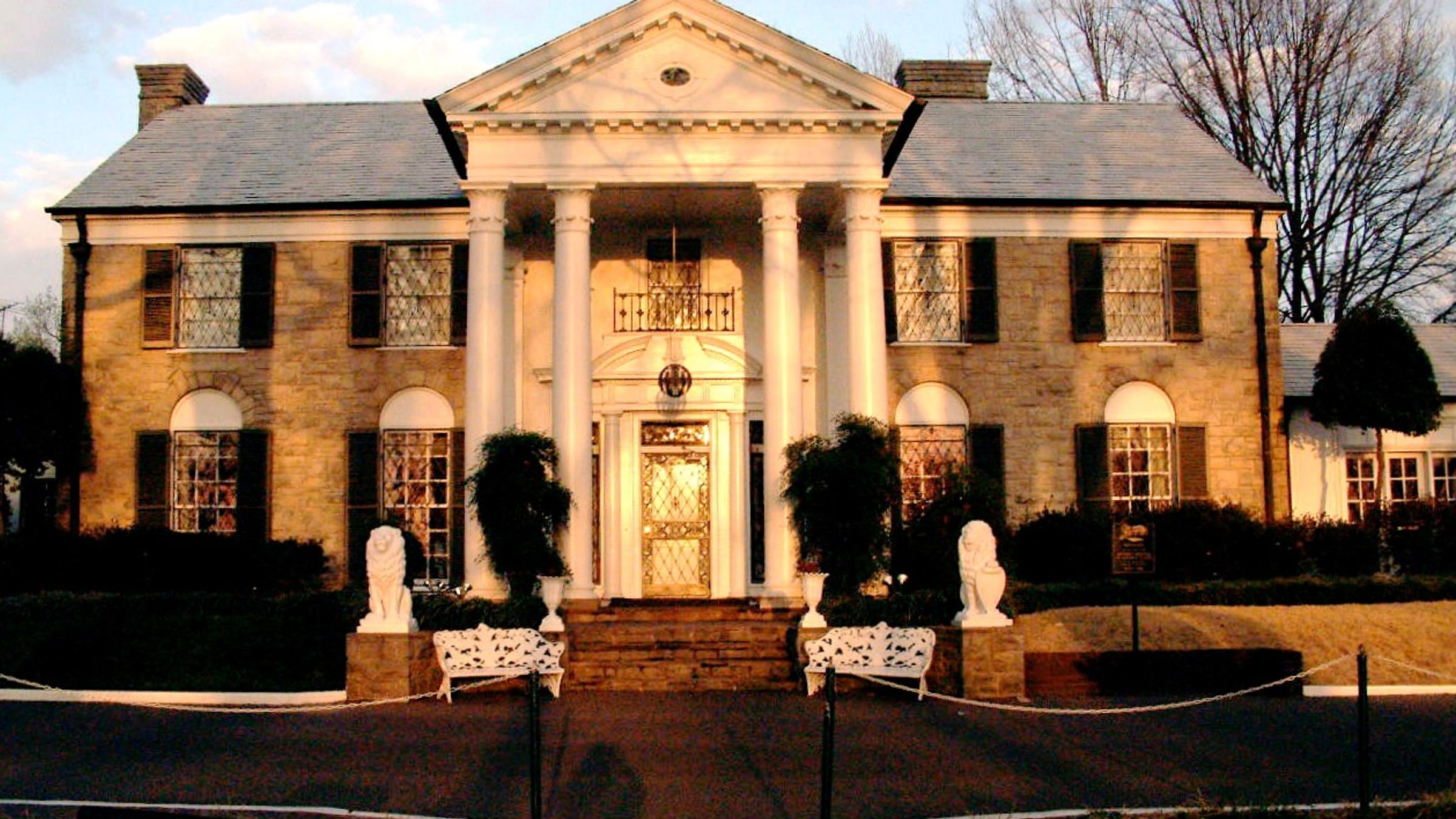 The front facade of Graceland, Elvis Presley's Memphis mansion.