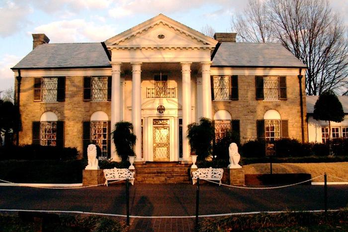 The front facade of Graceland, Elvis Presley's Memphis mansion.