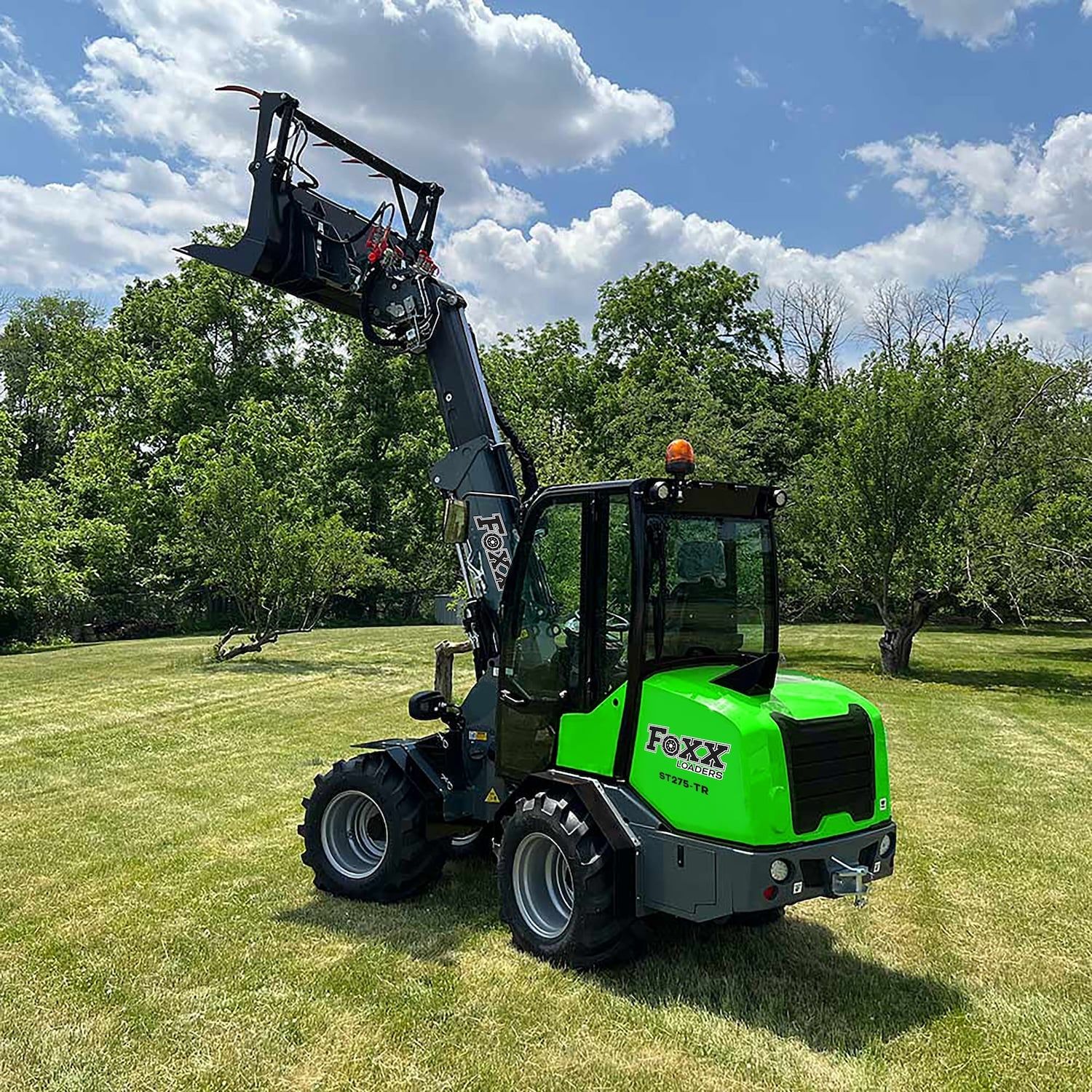 ST275-TR Compact Wheel Loader with Telescopic Reach