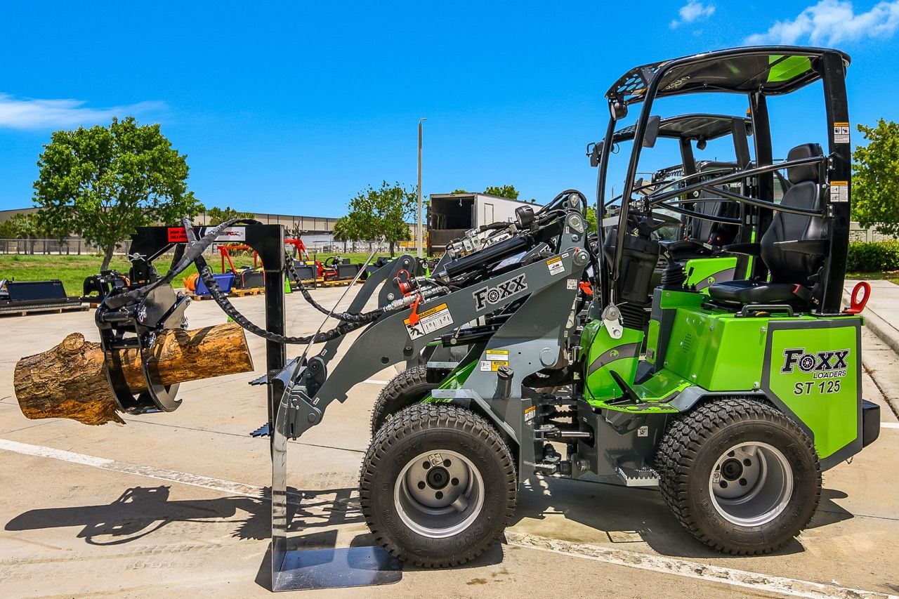 ST125-TR Compact Wheel Loader with Telescopic Reach