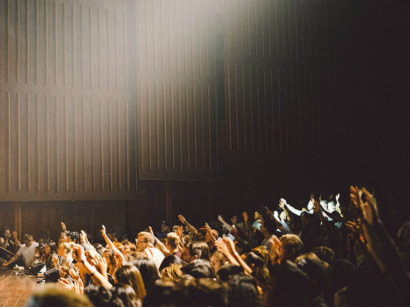 A lo largo de nuestra trayectoria en el sector de las relaciones públicas, identificamos una carencia crucial: la falta de una herramienta integral que facilitara el trabajo diario de los departamentos de comunicación y agencias. De esta necesidad nace NewsUp, una plataforma todo en uno diseñada para mejorar la productividad, optimizar los procesos de distribución de contenidos y gestionar eficientemente el contacto con periodistas y medios de comunicación.