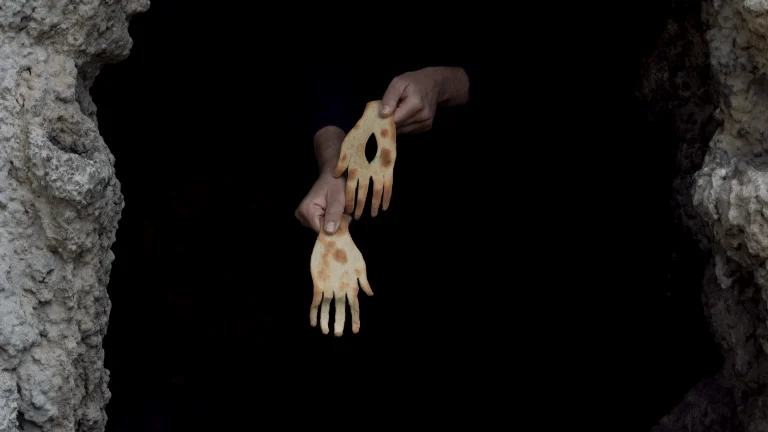 Sara Garcia_Molding Mourning Mouths_2025_video still_7