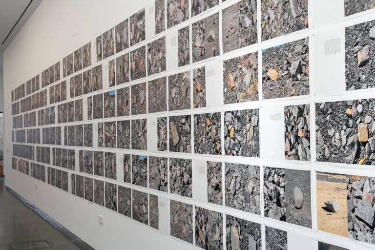 Jorge Yeregui_Instalación_Escritura de las piedras_2024_1