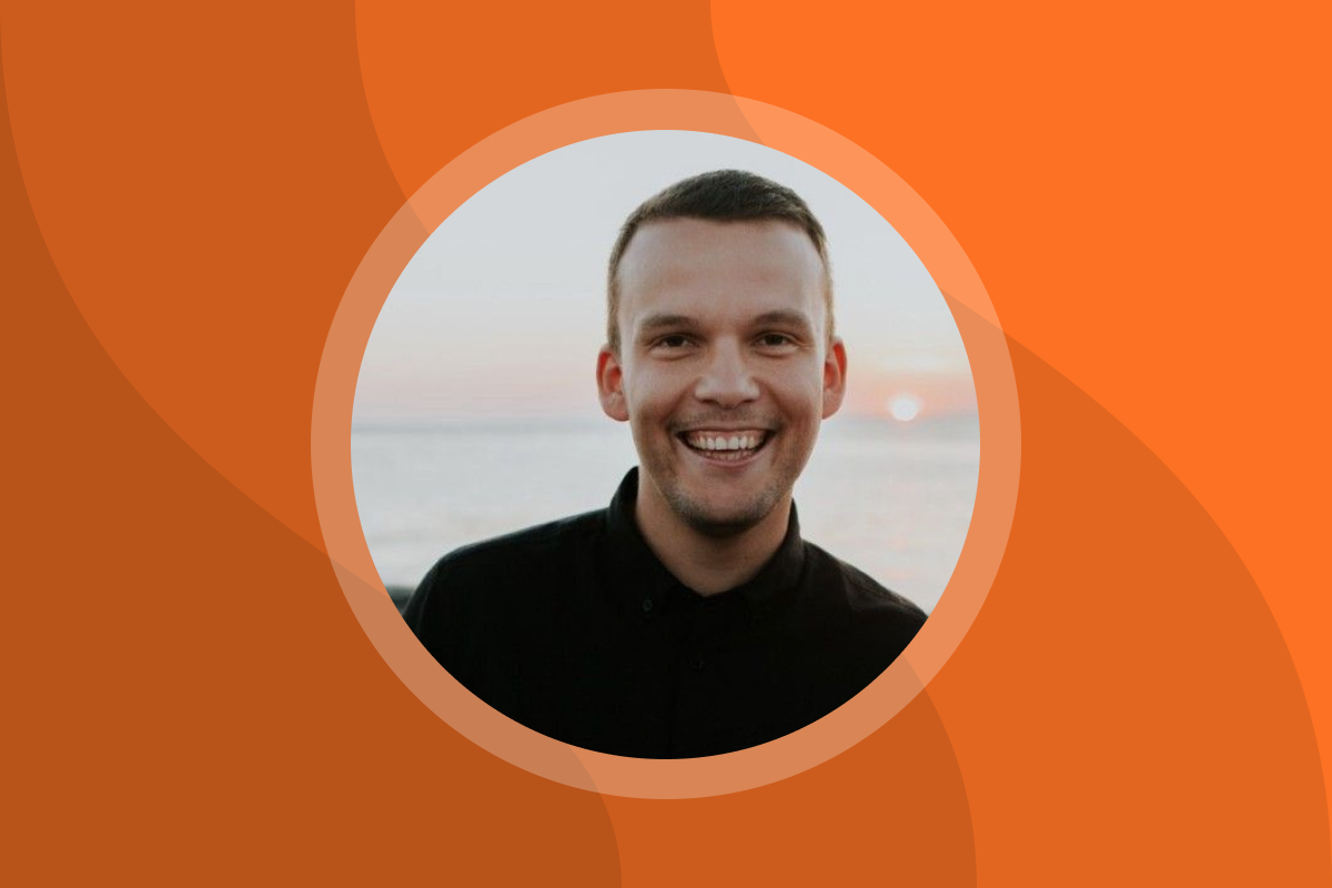 A picture of Sindre Suphellen, former summer intern at ShiftX, on an orange background