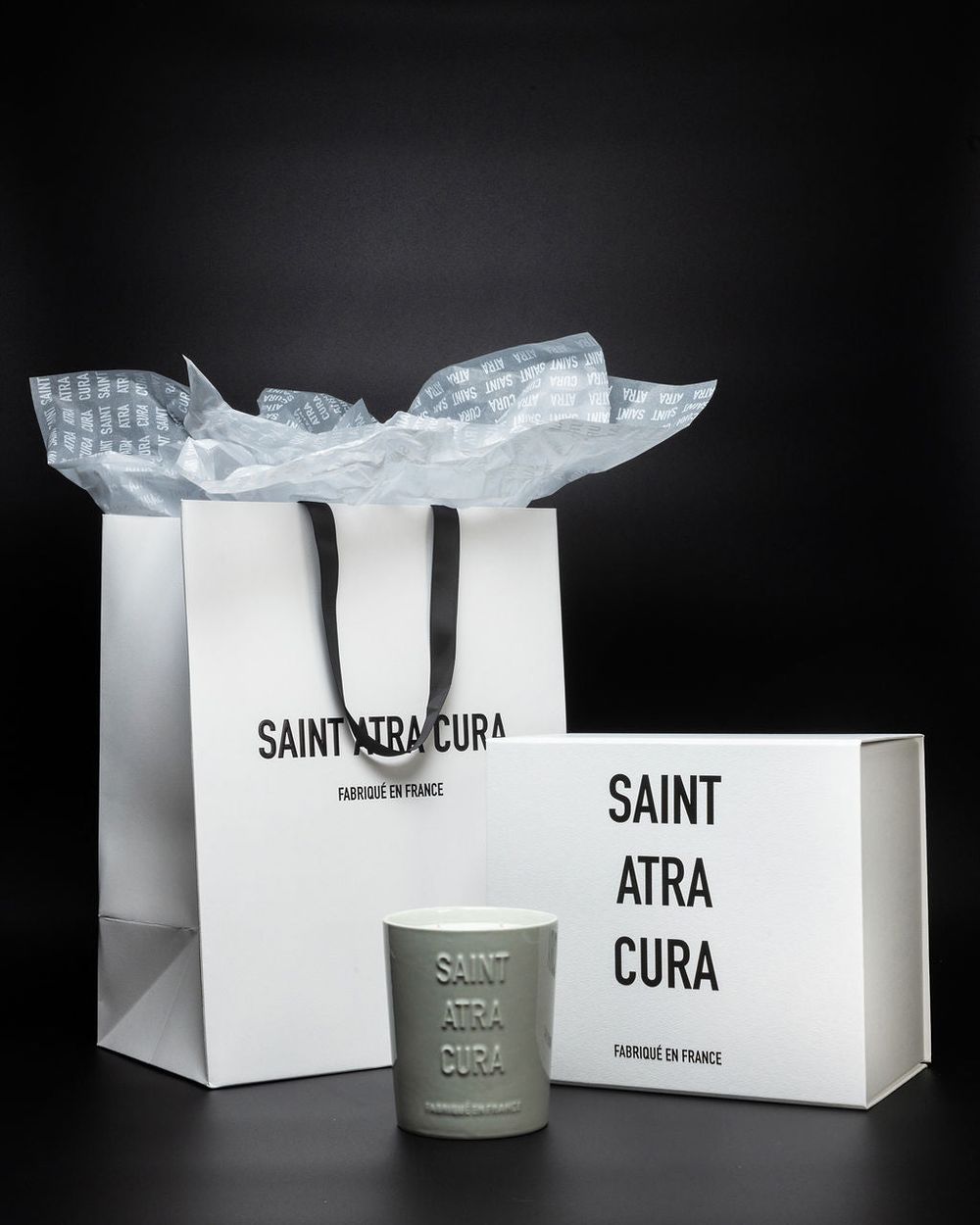Saint Atra Cura Grande Bougie Bois de Cèdre Élémi full gloss ceramic candle, luxury home fragrance French Alps