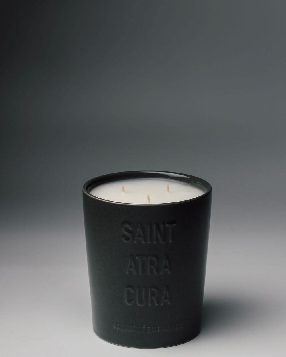 Saint Atra Cura Grande Bougie Cuir Poivre Rose full gloss ceramic candle, luxury fragrance French Alps