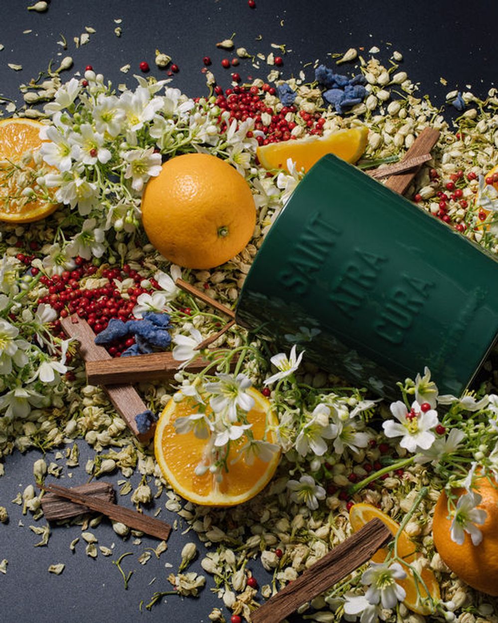 Saint Atra Cura Grande Bougie Jasmin Fleur Oranger full gloss ceramic candle, Grasse perfumers Haute-Savoie