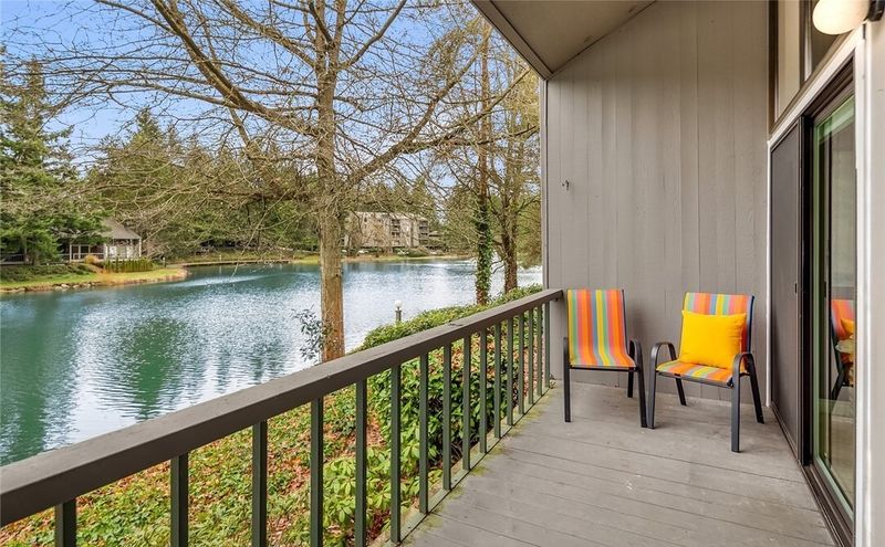 Bridle Trails Area Condominium