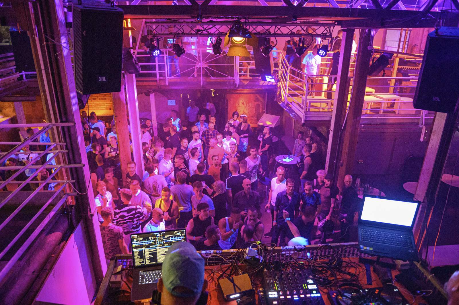 Club Night in the factory near Saag