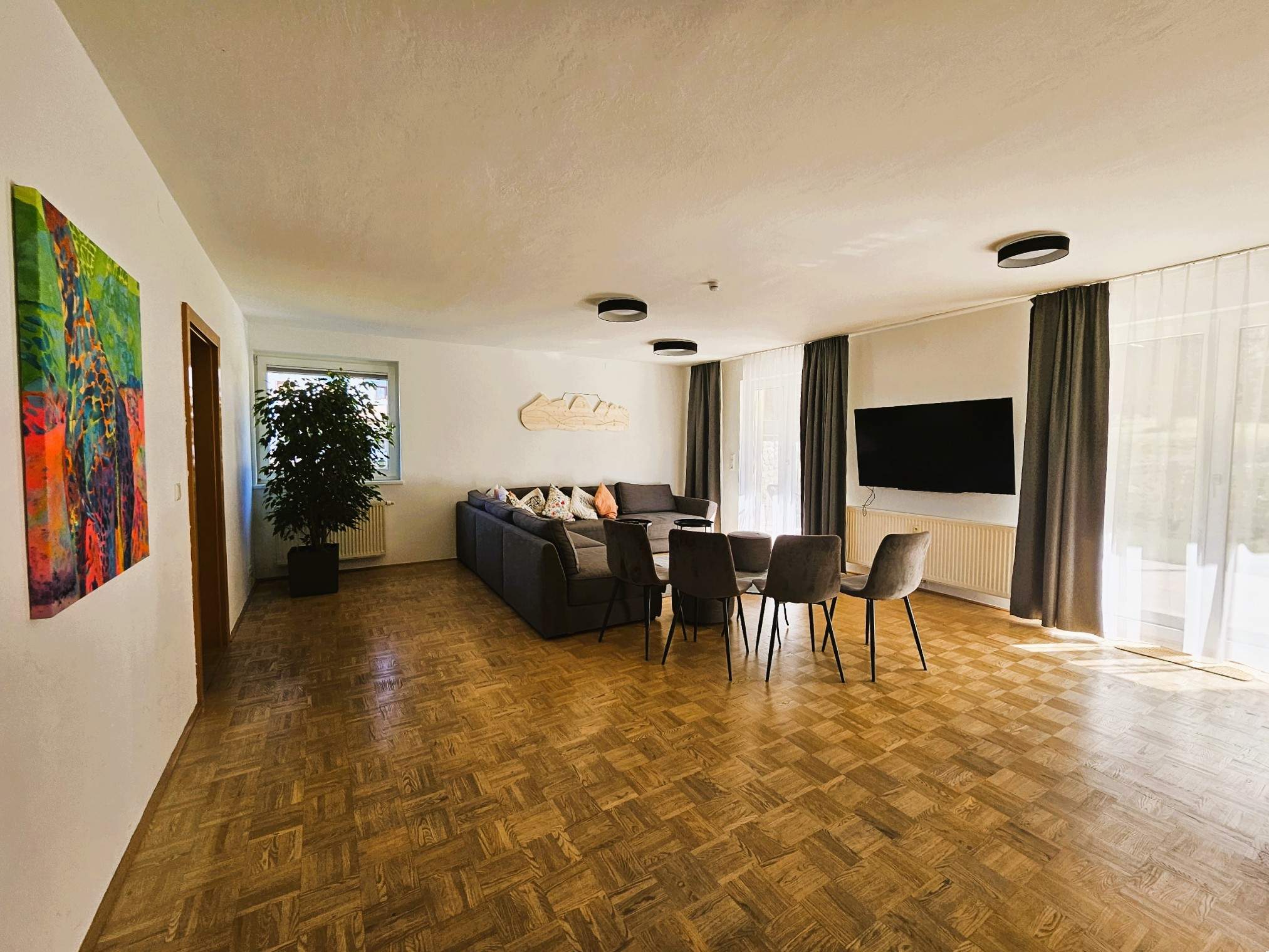 Wohnzimmer im 5 Zimmer Apartment Ossiachersee