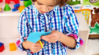 Using crafts to help with 2nd grade math word problems
