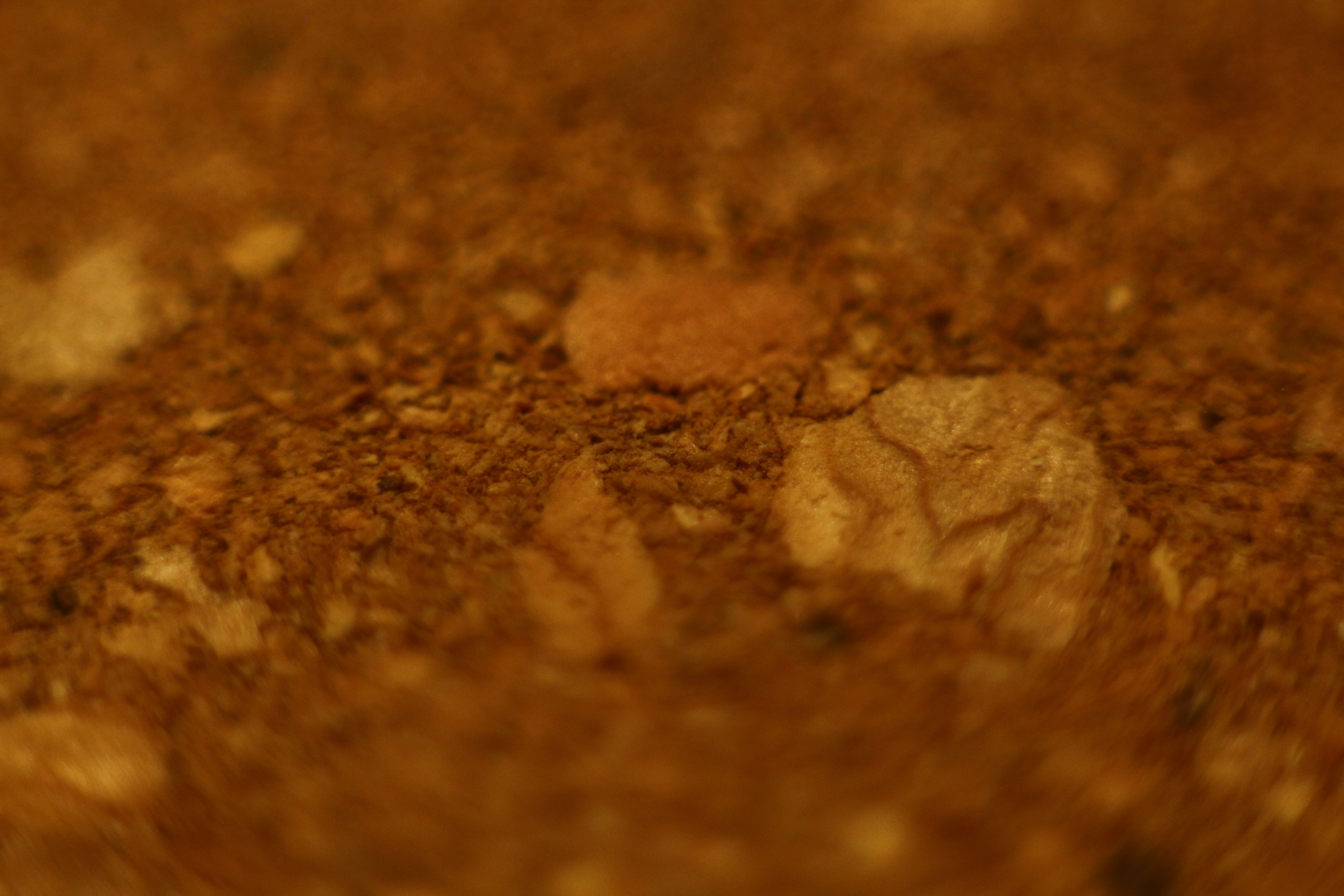 Corcaigh или Cork е град в Южна Ирландия. Там вероятно няма да пиете вино с ирландска коркова тапа, но уиски - О, Да! Произвежда се в дестилерията West Cork. Тя се слави с различни видове ирландско уиски, включително ирландско бленд уиски (например West Cork Bourbon Cask) и уиски-ликьори в сътрудничество с групи като The Pogues.