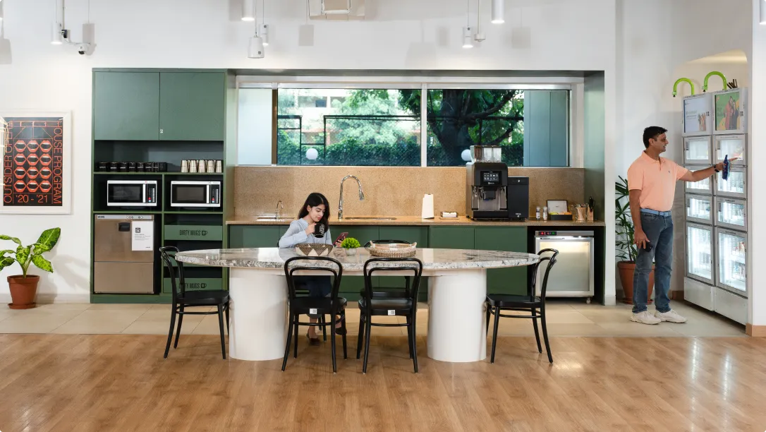 Hero carousel image - 3