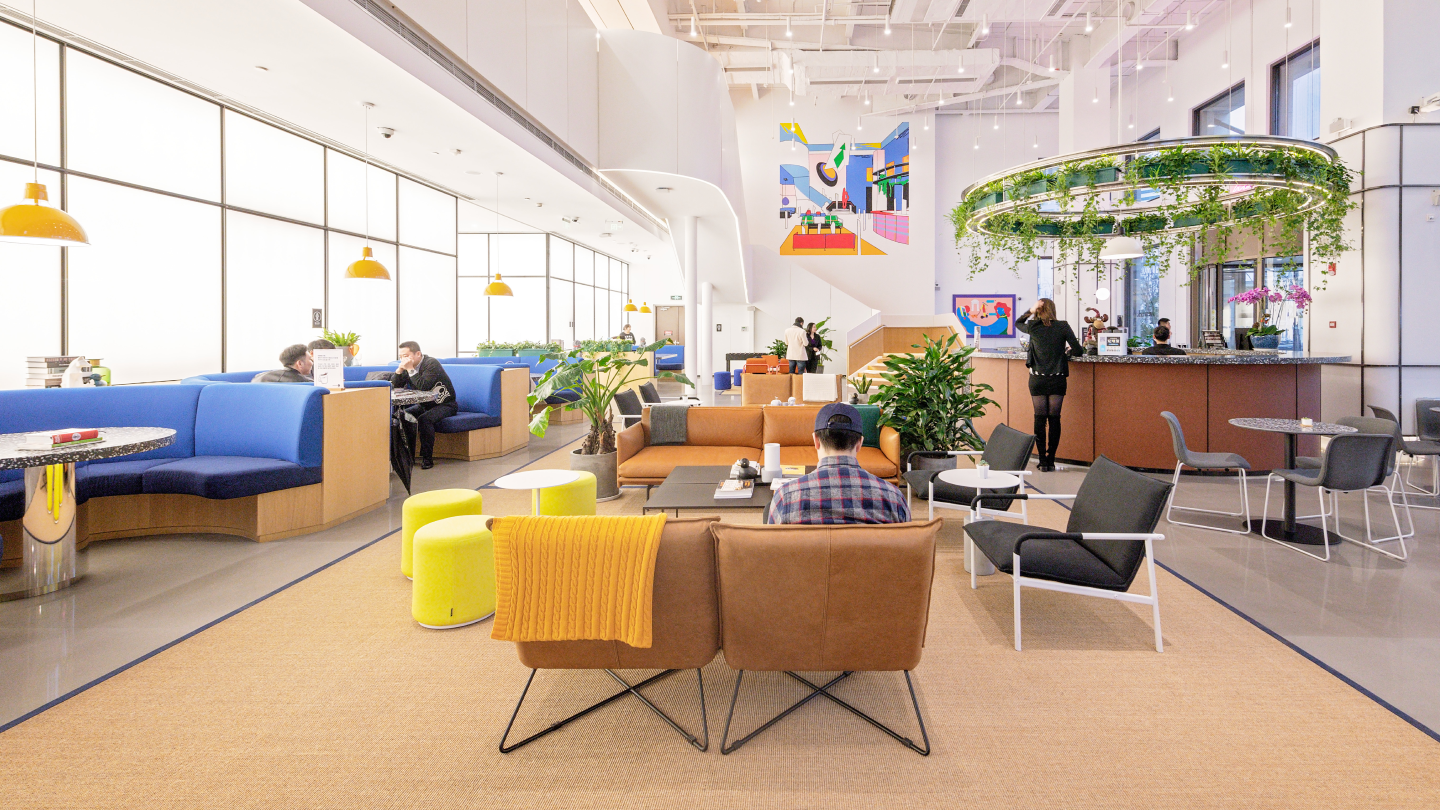 Advertise Form Image