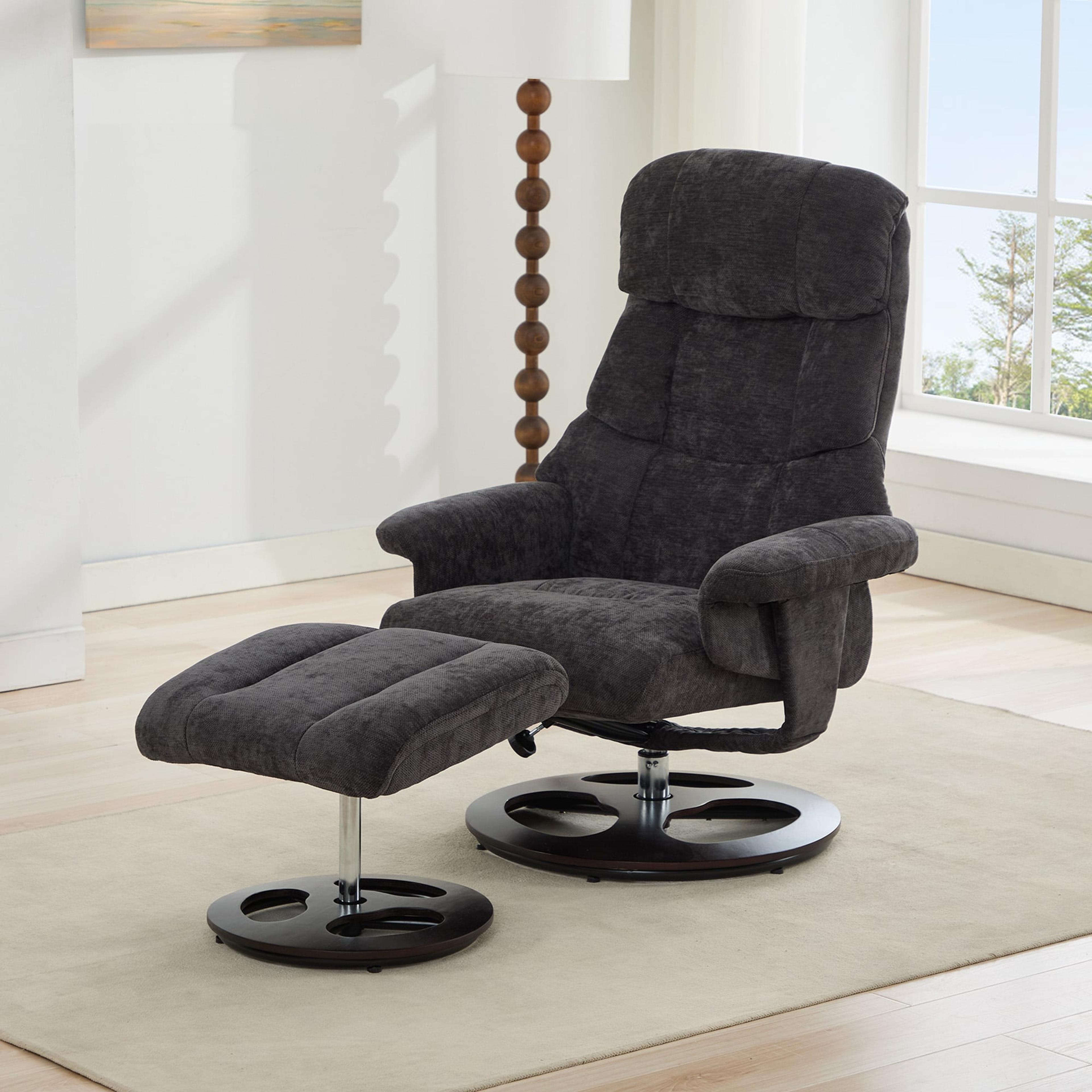 Vit recliner i chenilletyg med tillhörande fotpall och rund fot i trä