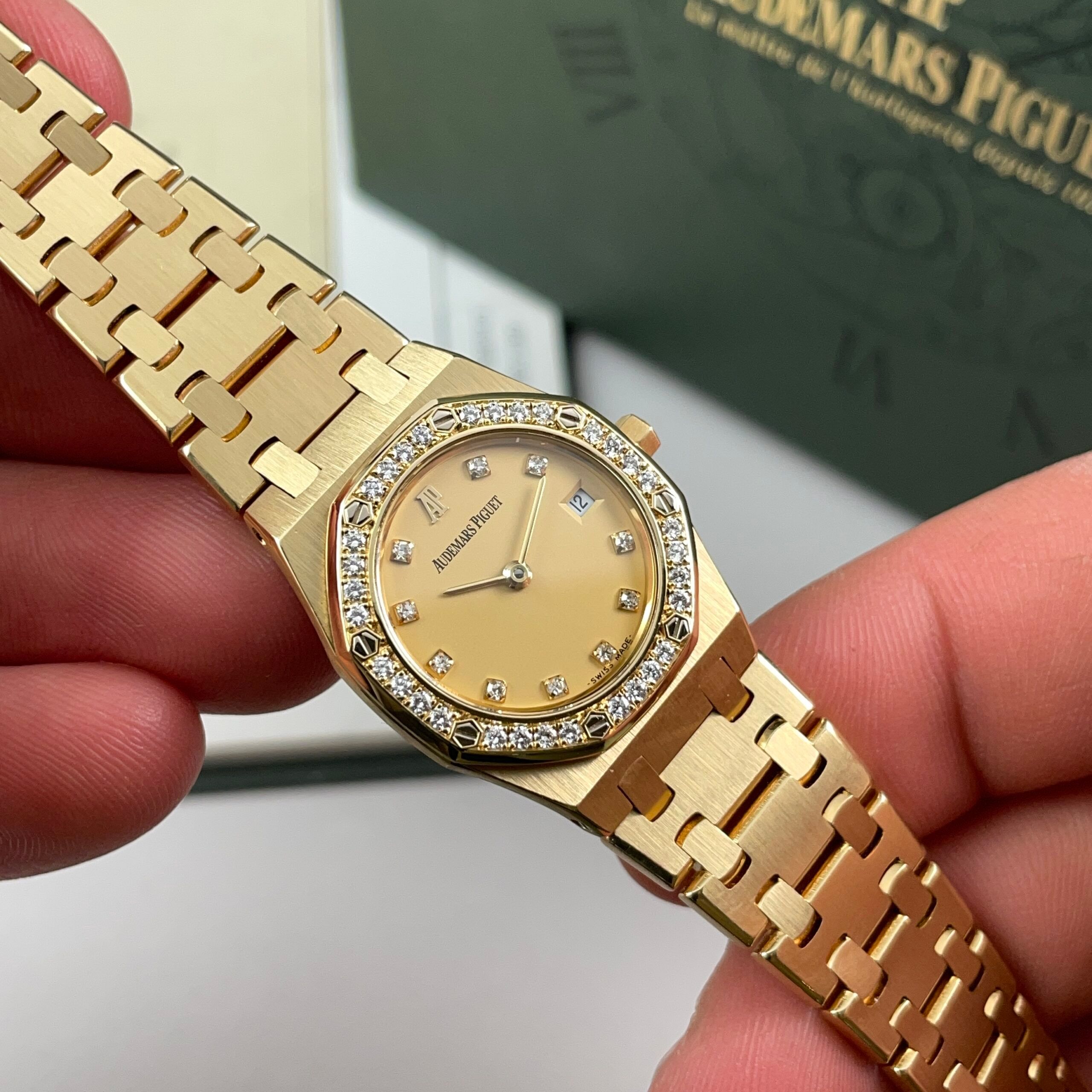 Audemars Piguet Royal Oak Lady ‘Lemon’ Diamond, photo 3 of 14