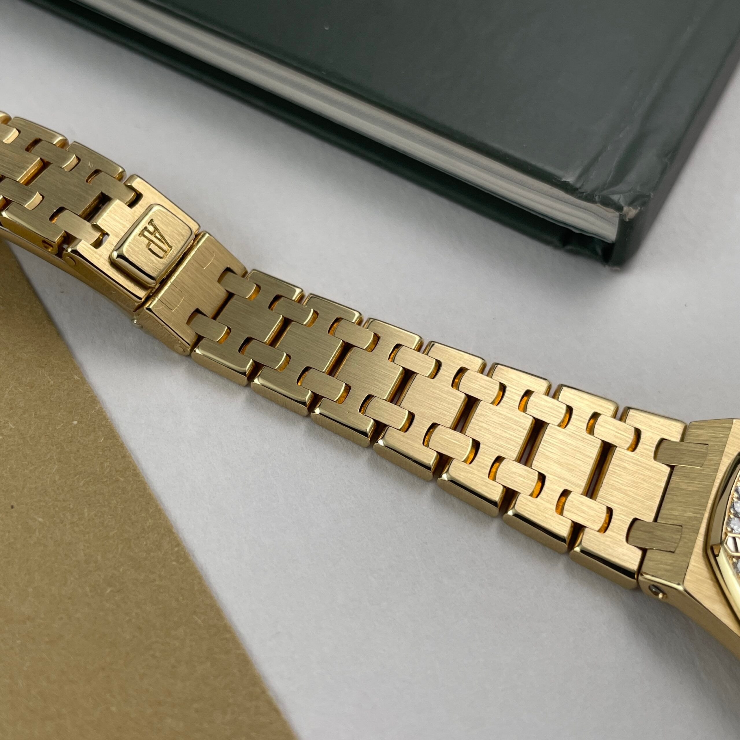 Audemars Piguet Royal Oak Lady ‘Lemon’ Diamond, photo 14 of 14