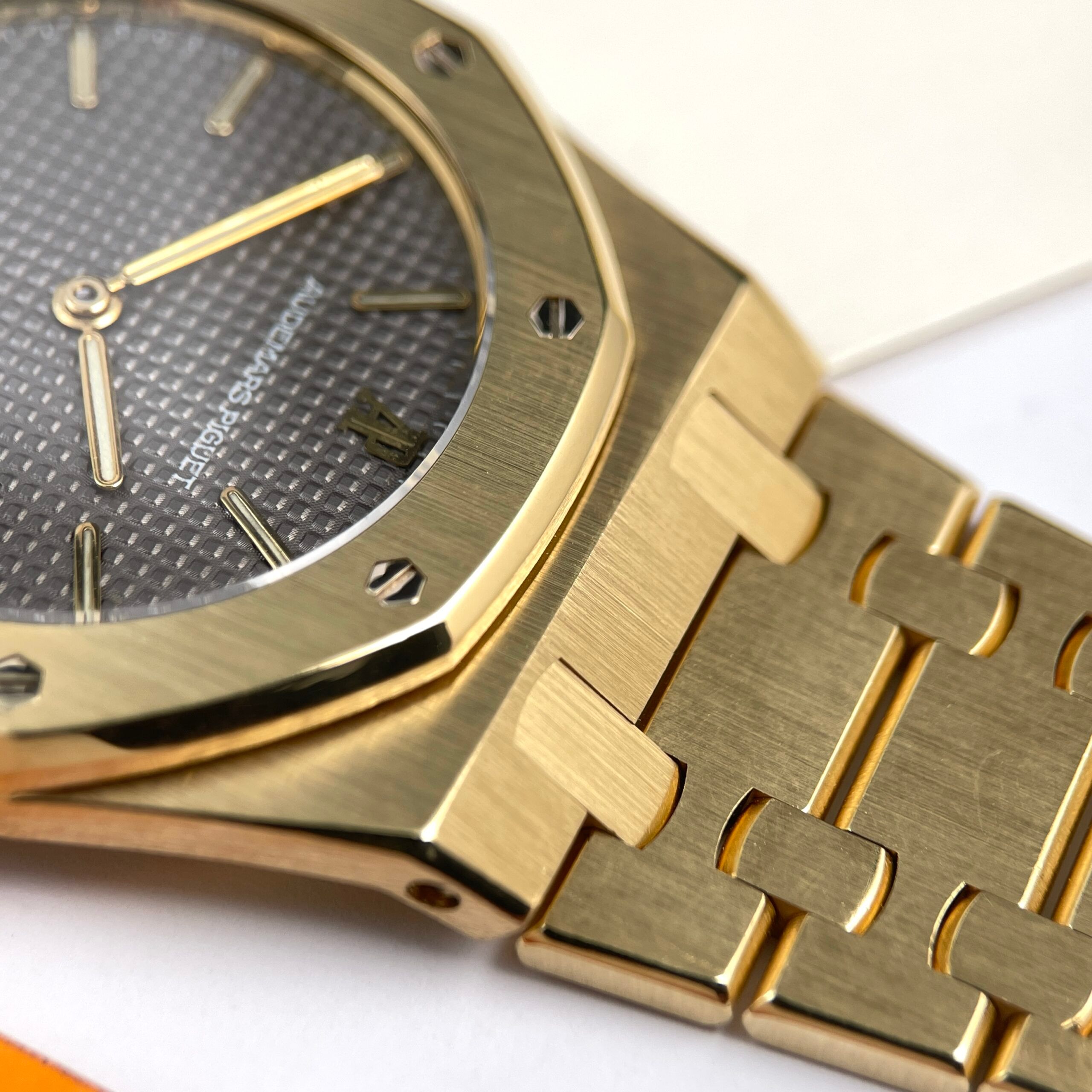 Audemars Piguet Royal Oak Yellow Gold Grey Tapisserie, photo 11 of 14