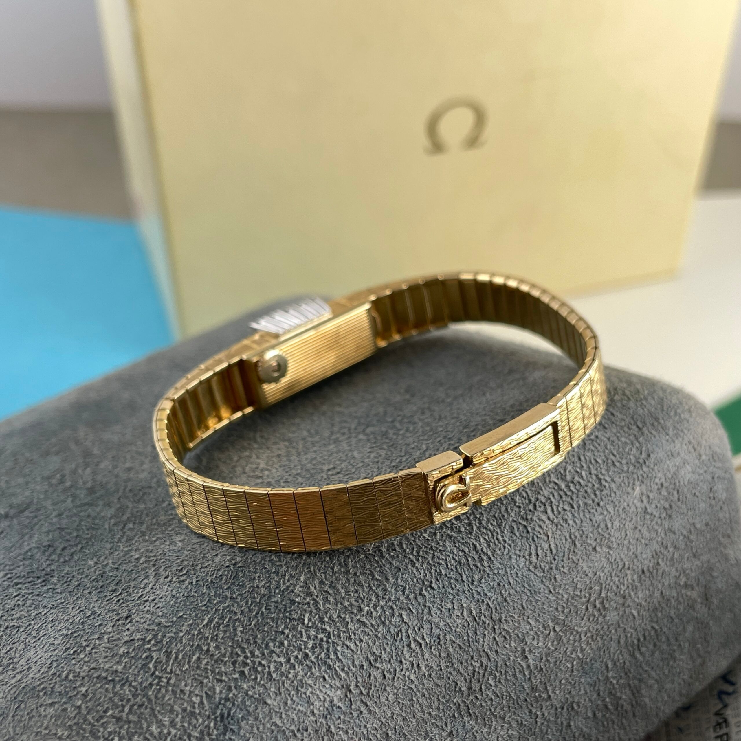Omega Diamond / Yellow Gold Cocktail Ladies Watch, photo 9 of 15