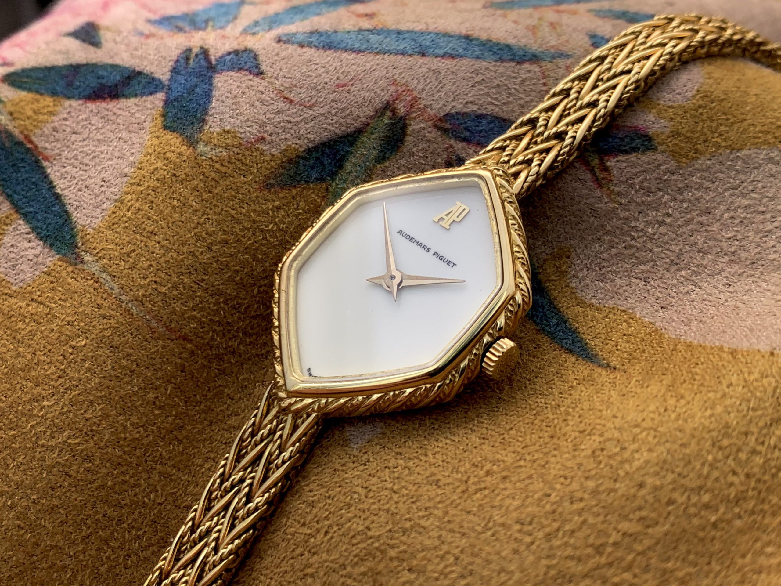 Audemars Piguet Rare Gold Ladies Cocktail Watch, photo 3 of 21
