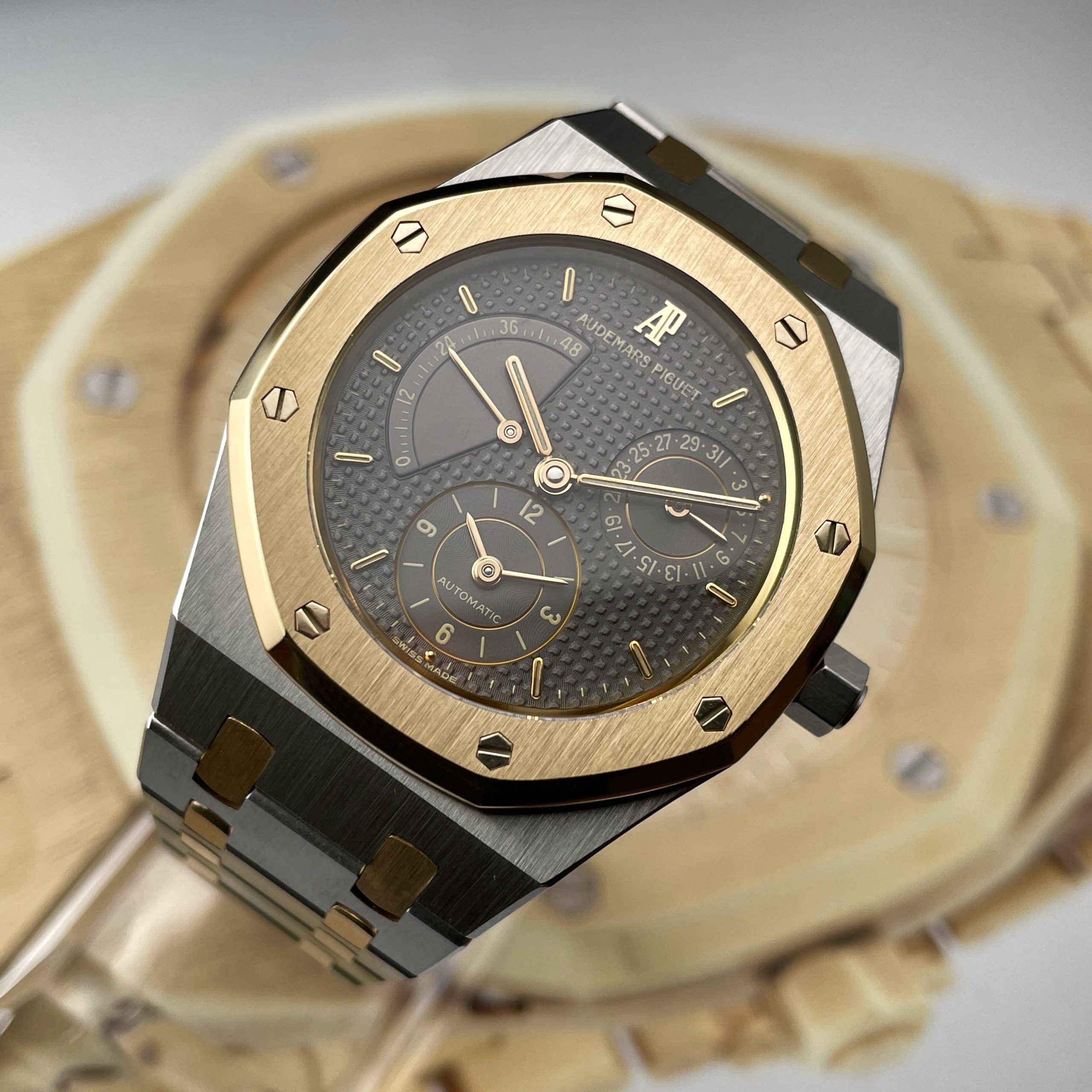 Audemars Piguet Royal Oak ‘Dual Time’ 25730SA, photo 5 of 18