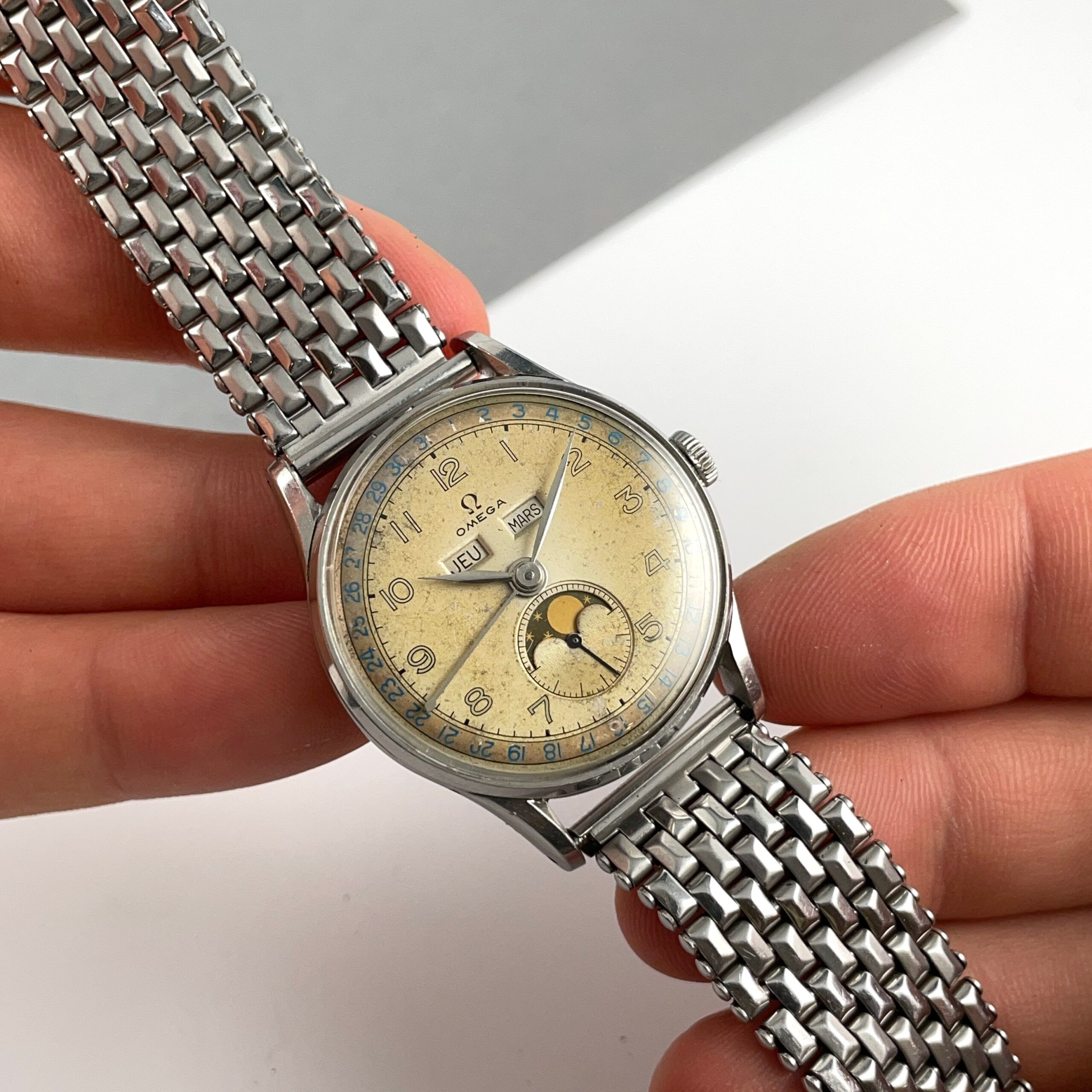 Omega Cosmic Triple Date Moon Phase, photo 5 of 13