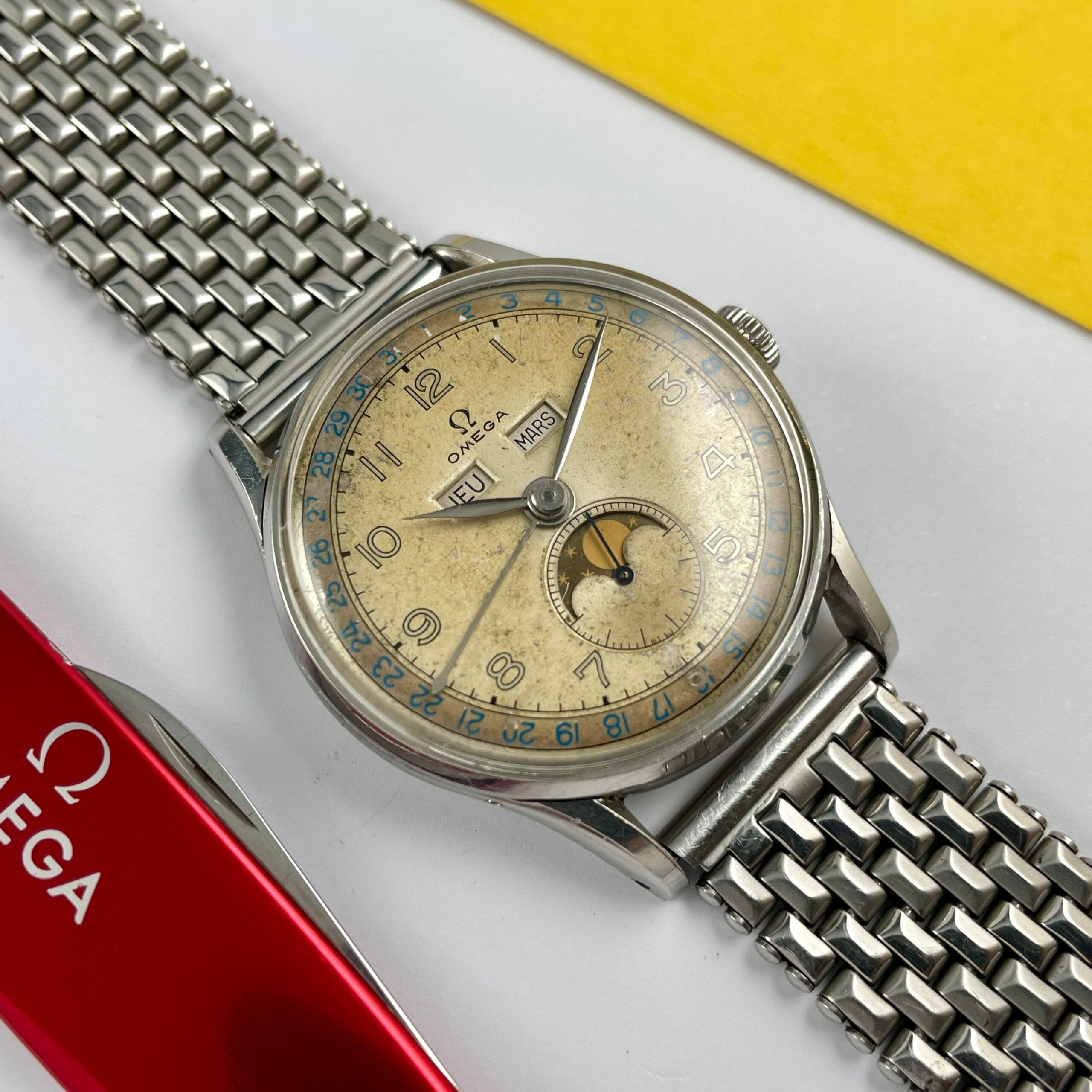 Omega Cosmic Triple Date Moon Phase, photo 4 of 13