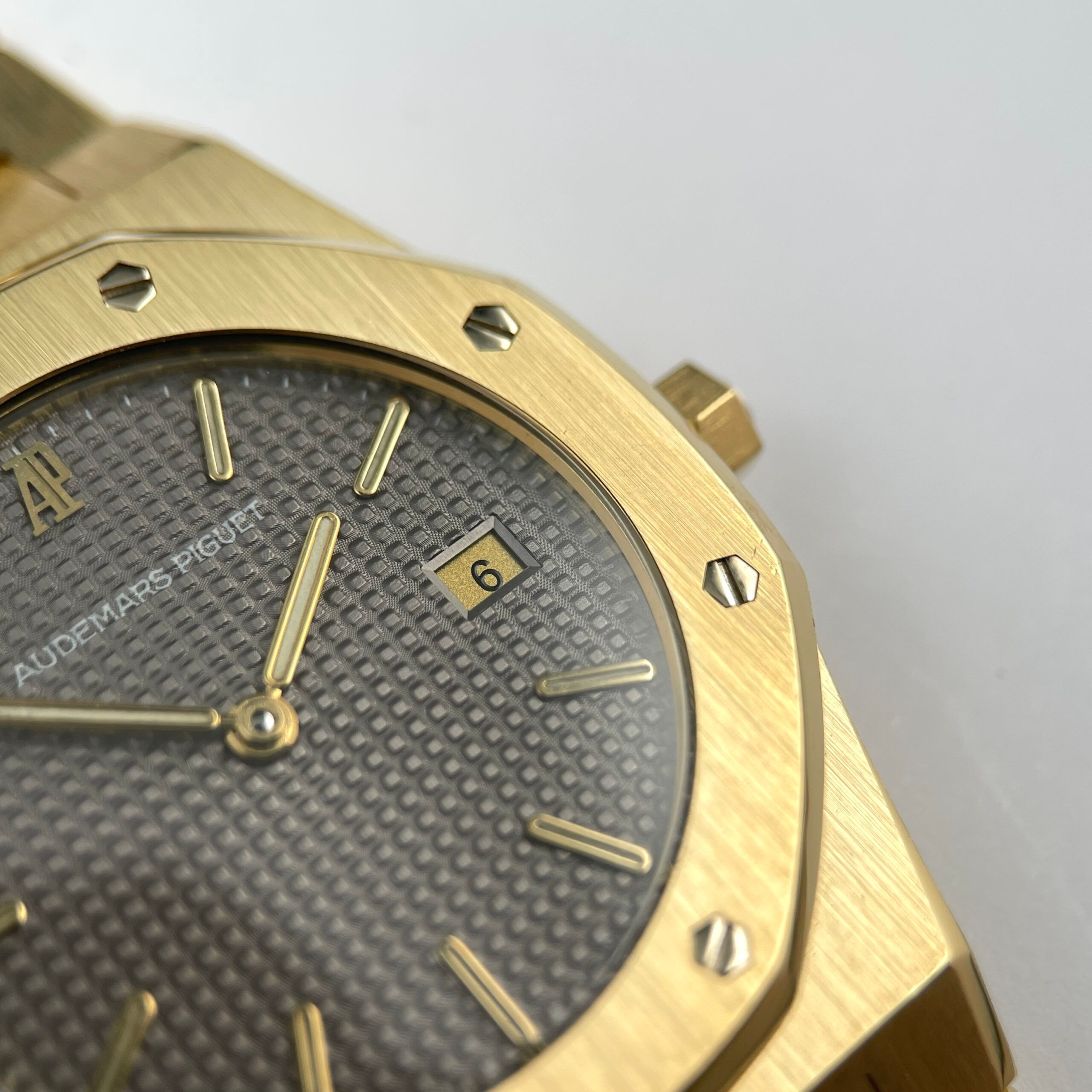 Audemars Piguet Royal Oak Yellow Gold Grey Tapisserie, photo 9 of 14