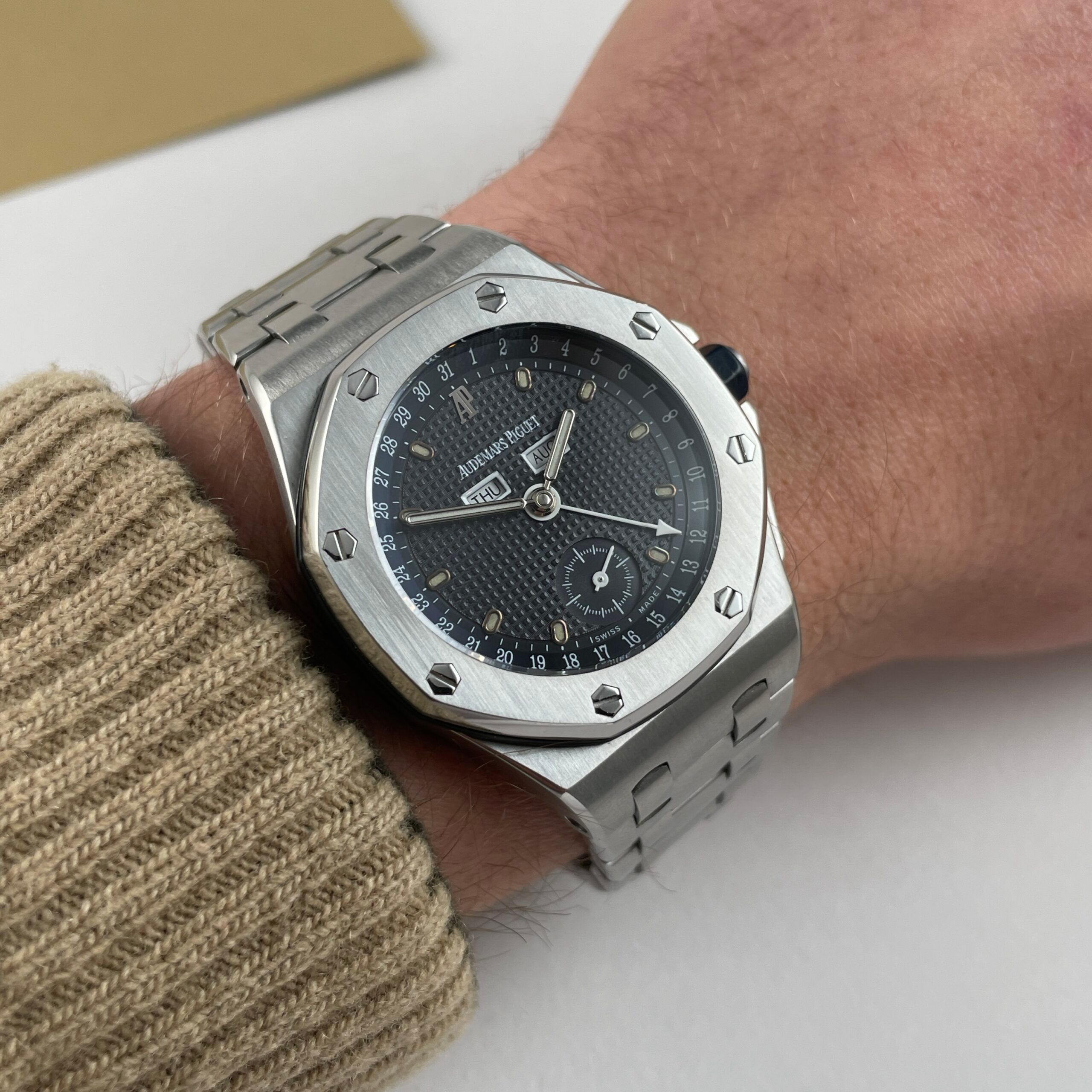 Audemars Piguet Royal Oak Offshore Triple Date, photo 4 of 16
