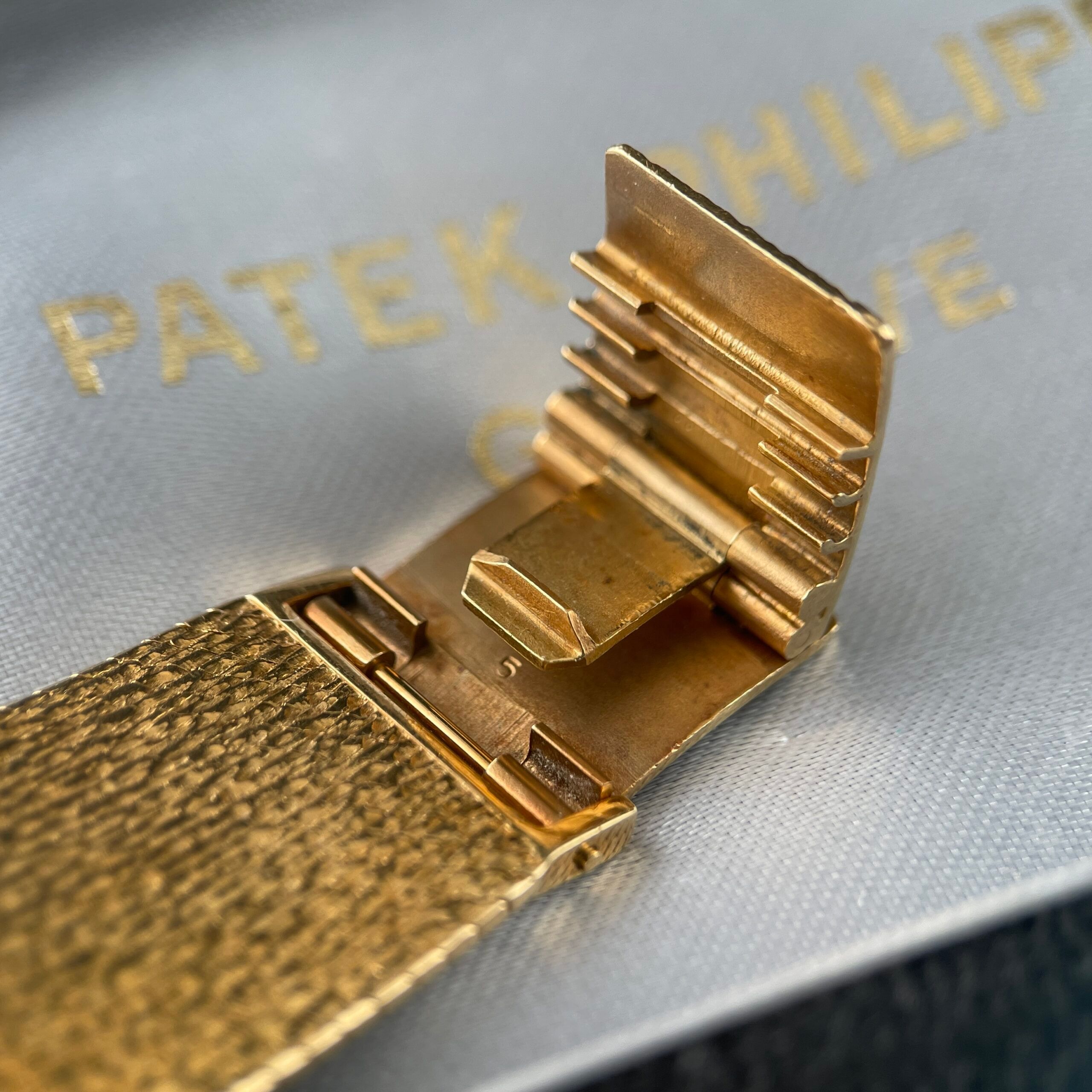 Patek Philippe Yellow Gold Ellipse, photo 13 of 16