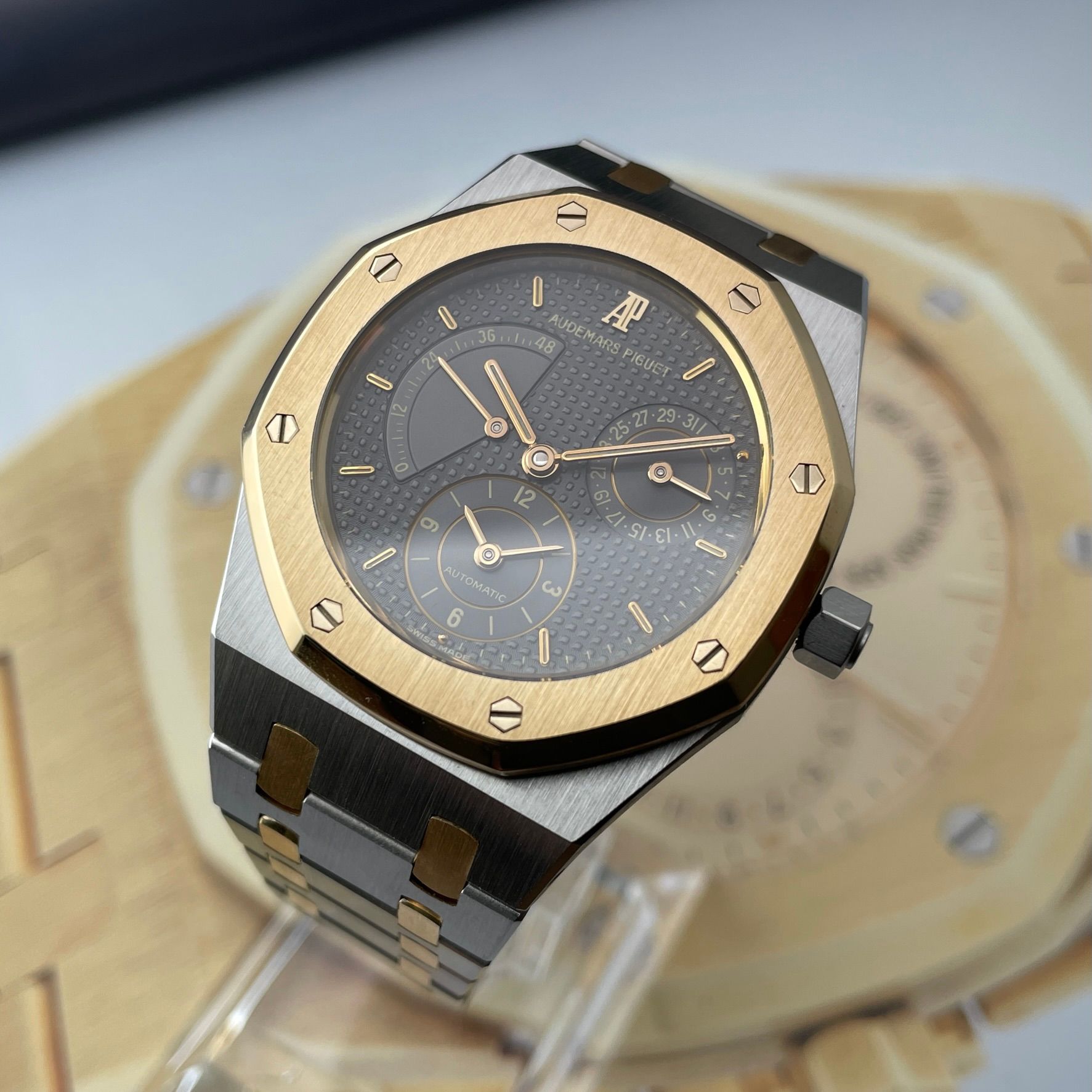 Audemars Piguet Royal Oak ‘Dual Time’ 25730SA, photo 9 of 18