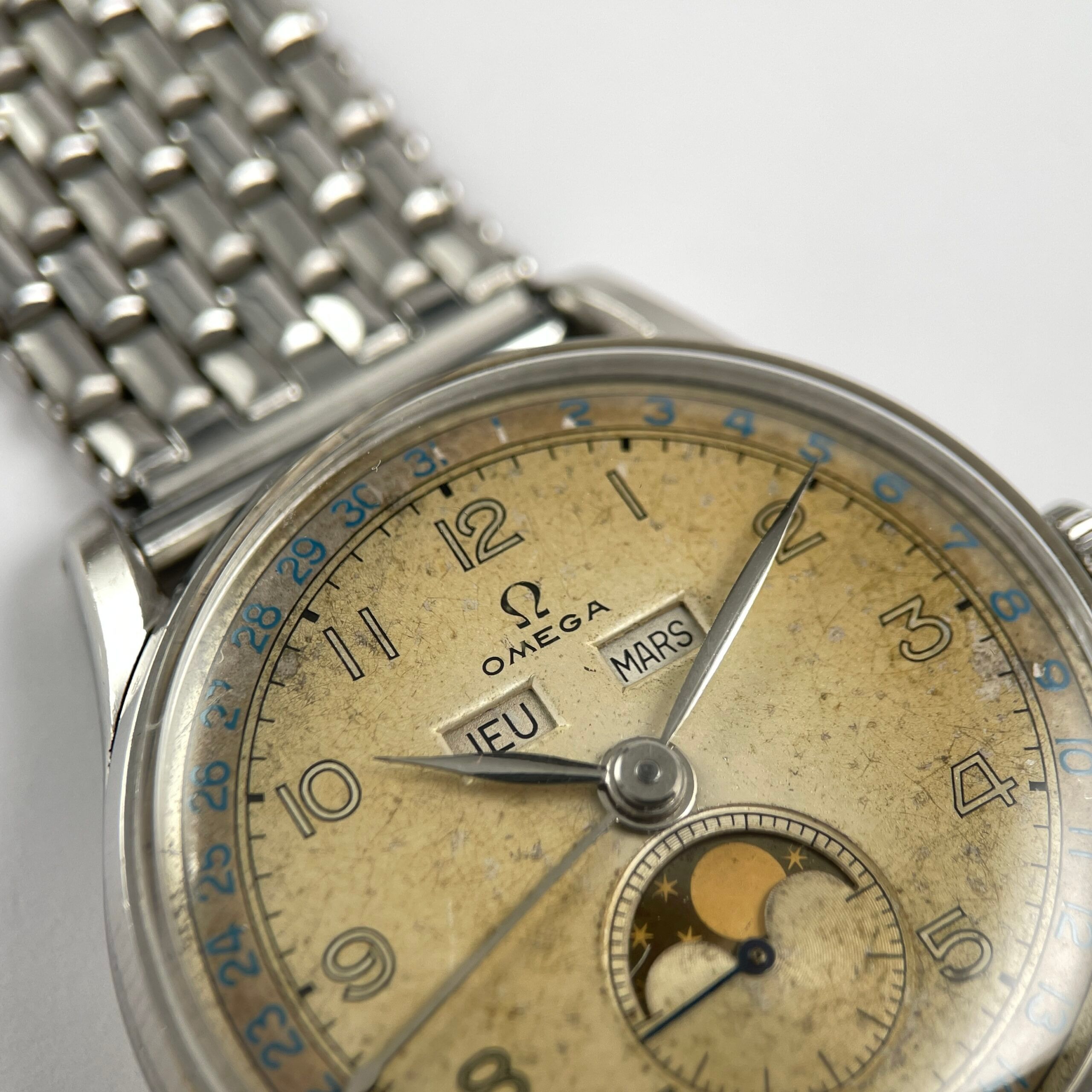 Omega Cosmic Triple Date Moon Phase, photo 2 of 13