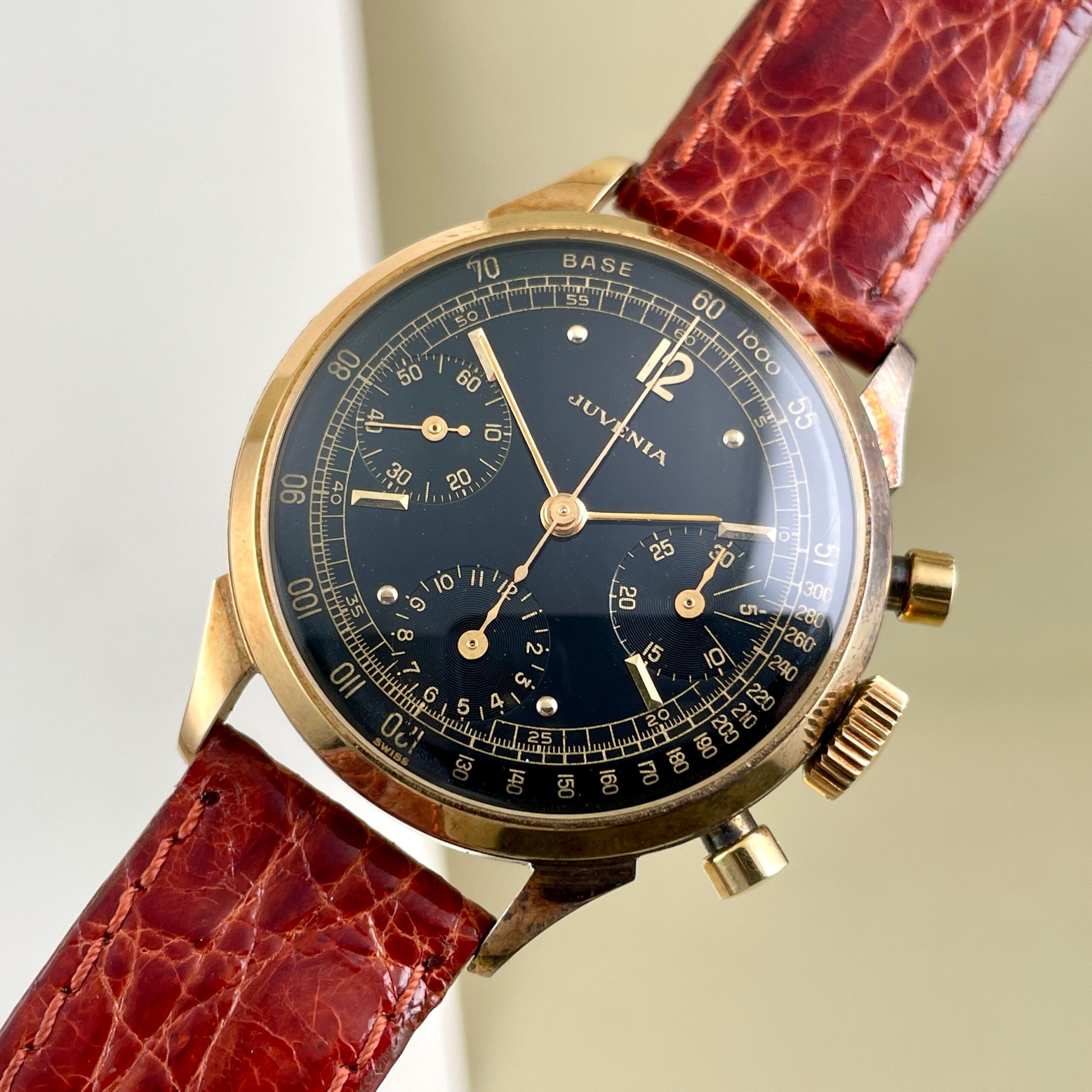 Juvenia Black Gilt Dial, photo 5 of 18